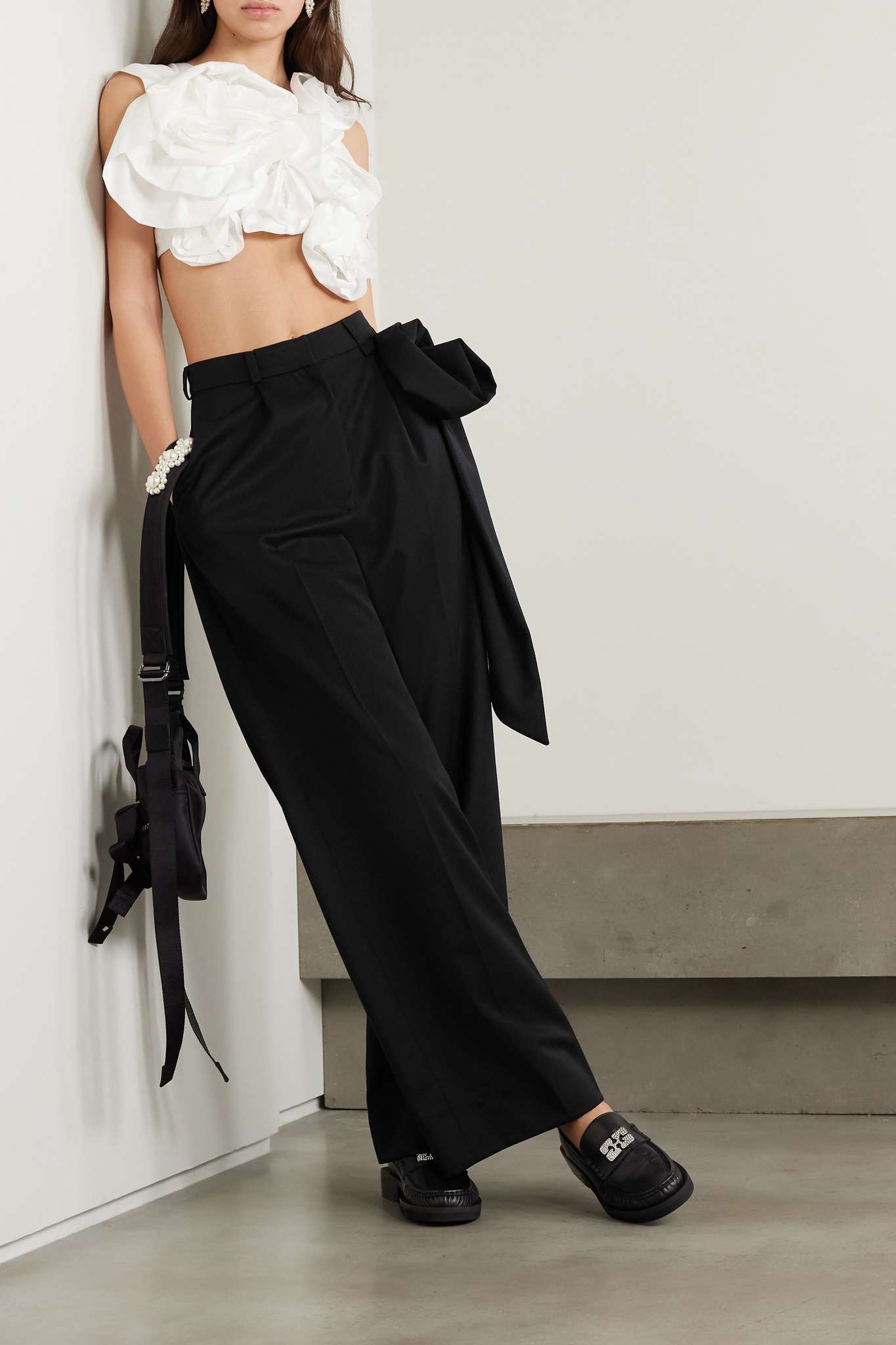 Floral-appliqué straight pants in black - Simone Rocha