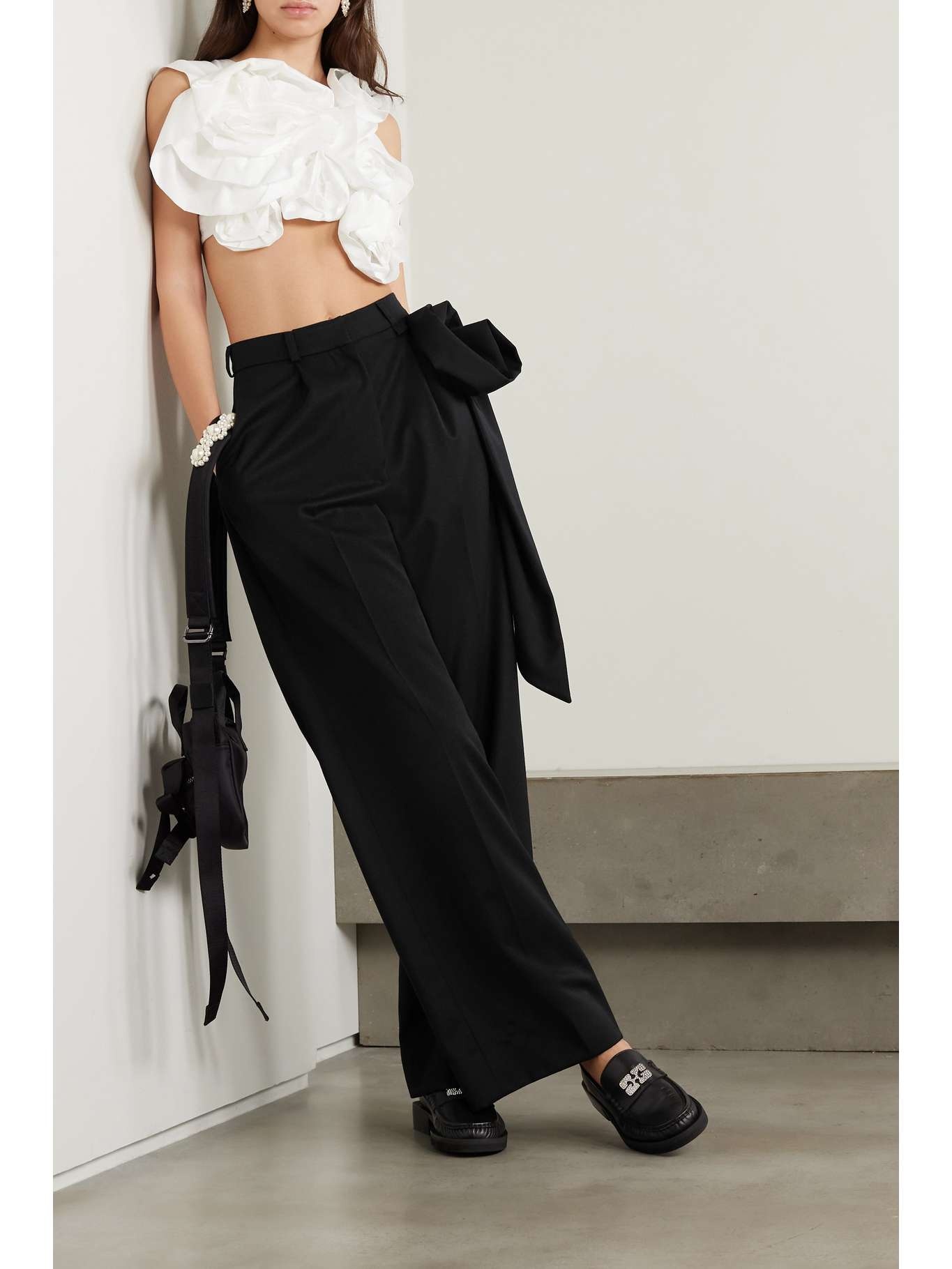 Floral-appliqué straight pants in black - Simone Rocha