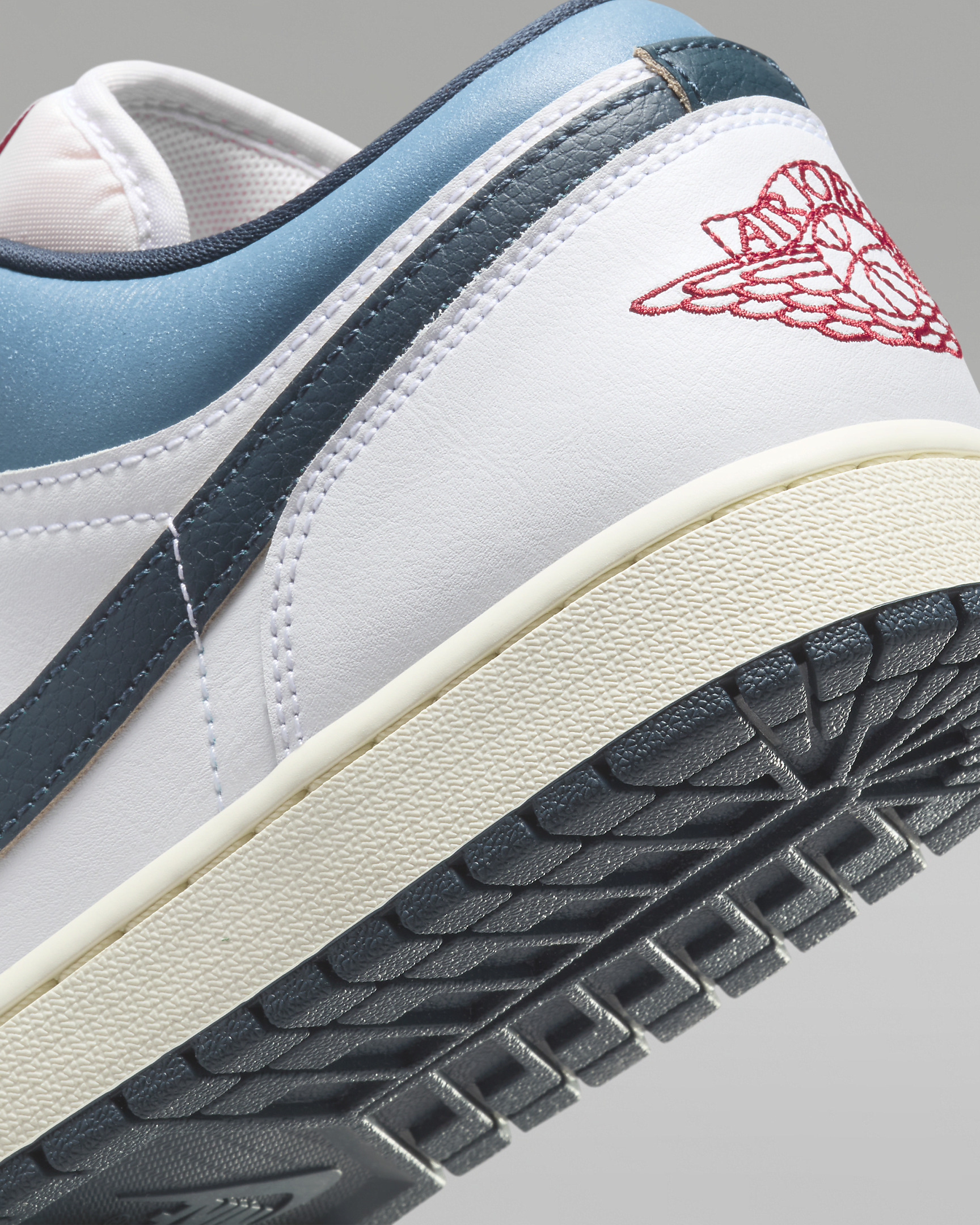 Jordan Men's Air Jordan 1 Low SE Shoes | REVERSIBLE