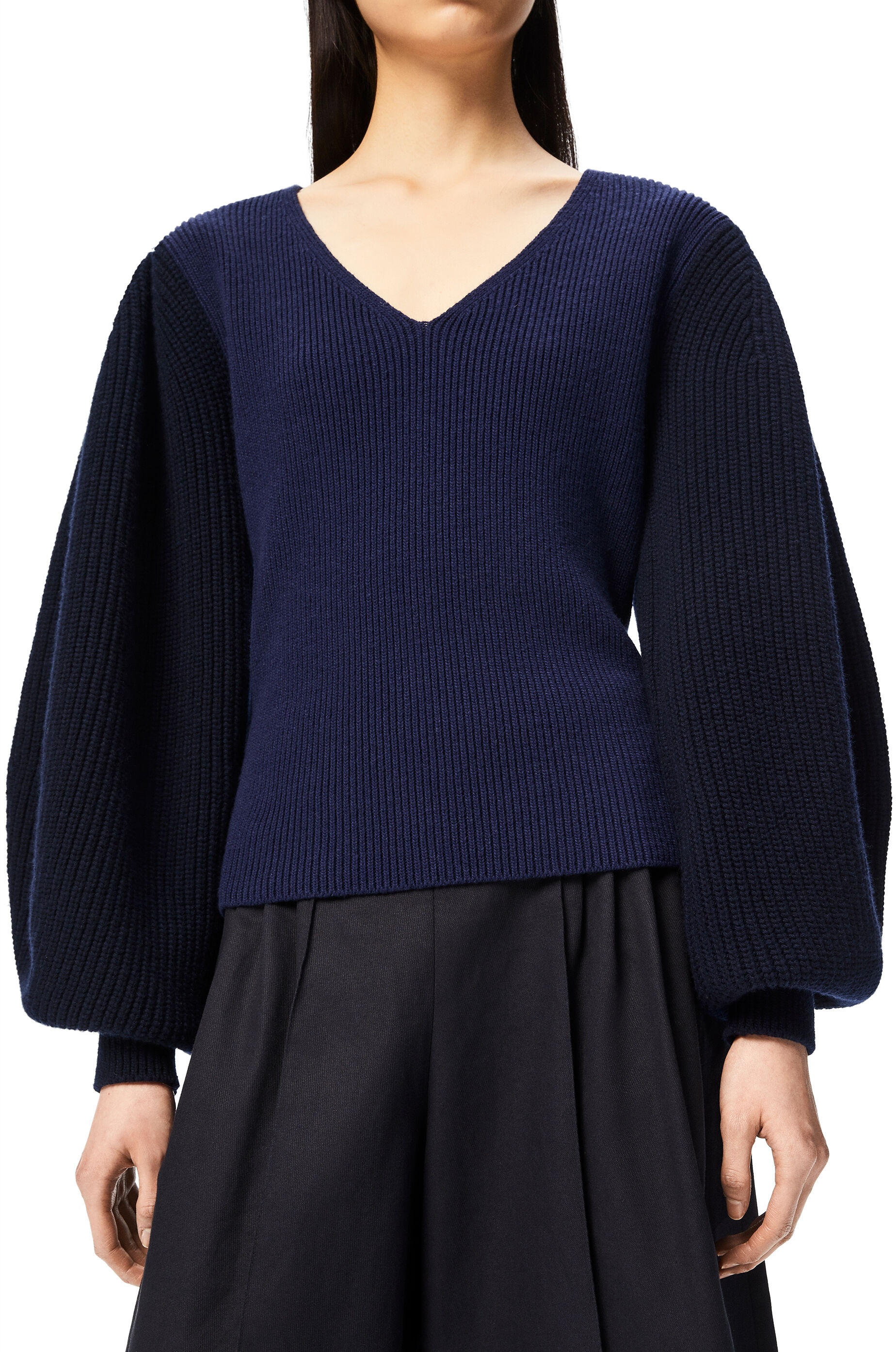 Balloon sleeve V-neck sweater in wool - 5