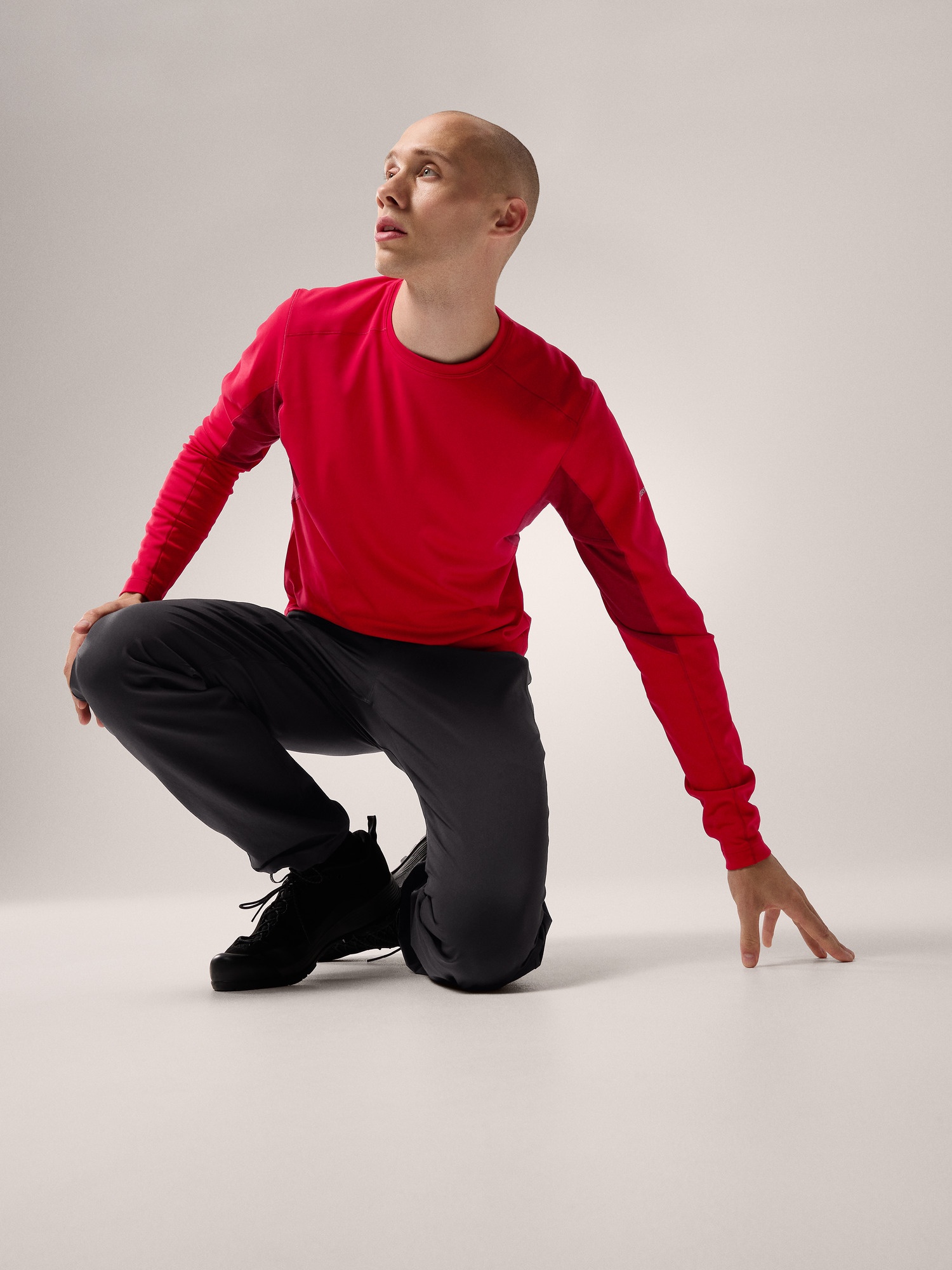 Rho Hybrid Crew Neck - 4