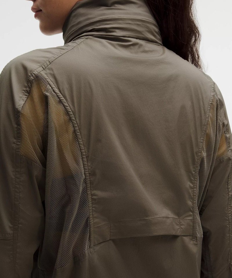 Classic-Fit Ventilated Running Jacket 13