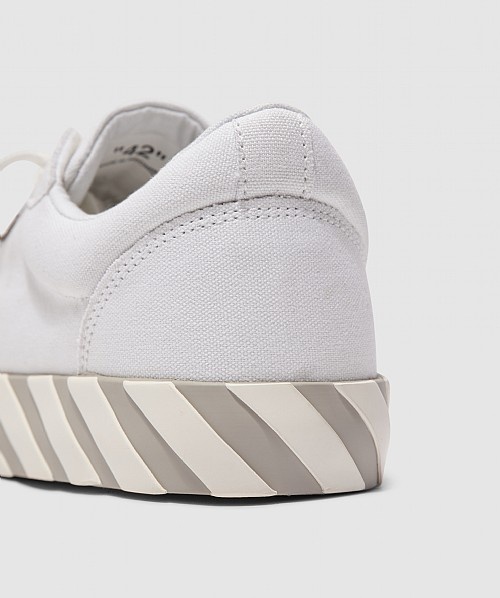 Vulcanized low-top sneakers - 12