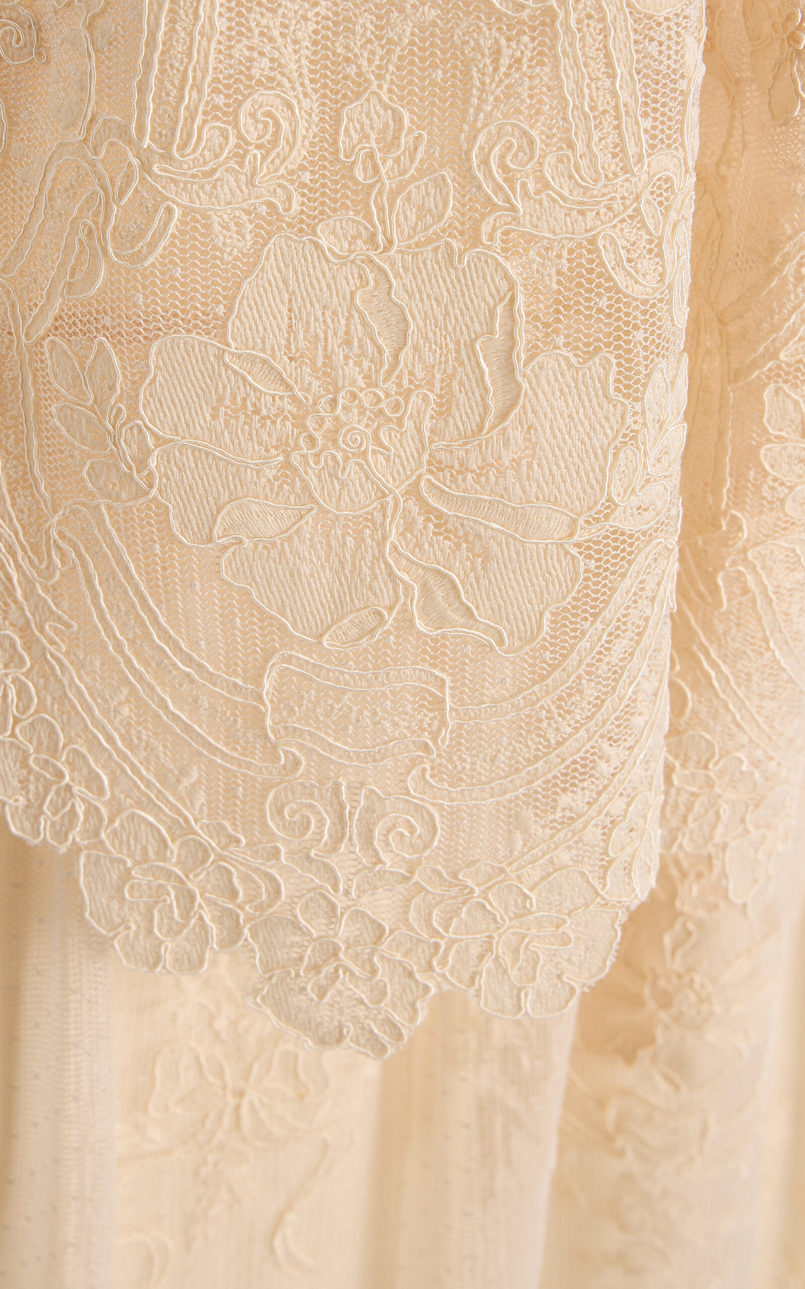 Hypnotic Tiered Lace Maxi Slip Dress ivory - 5