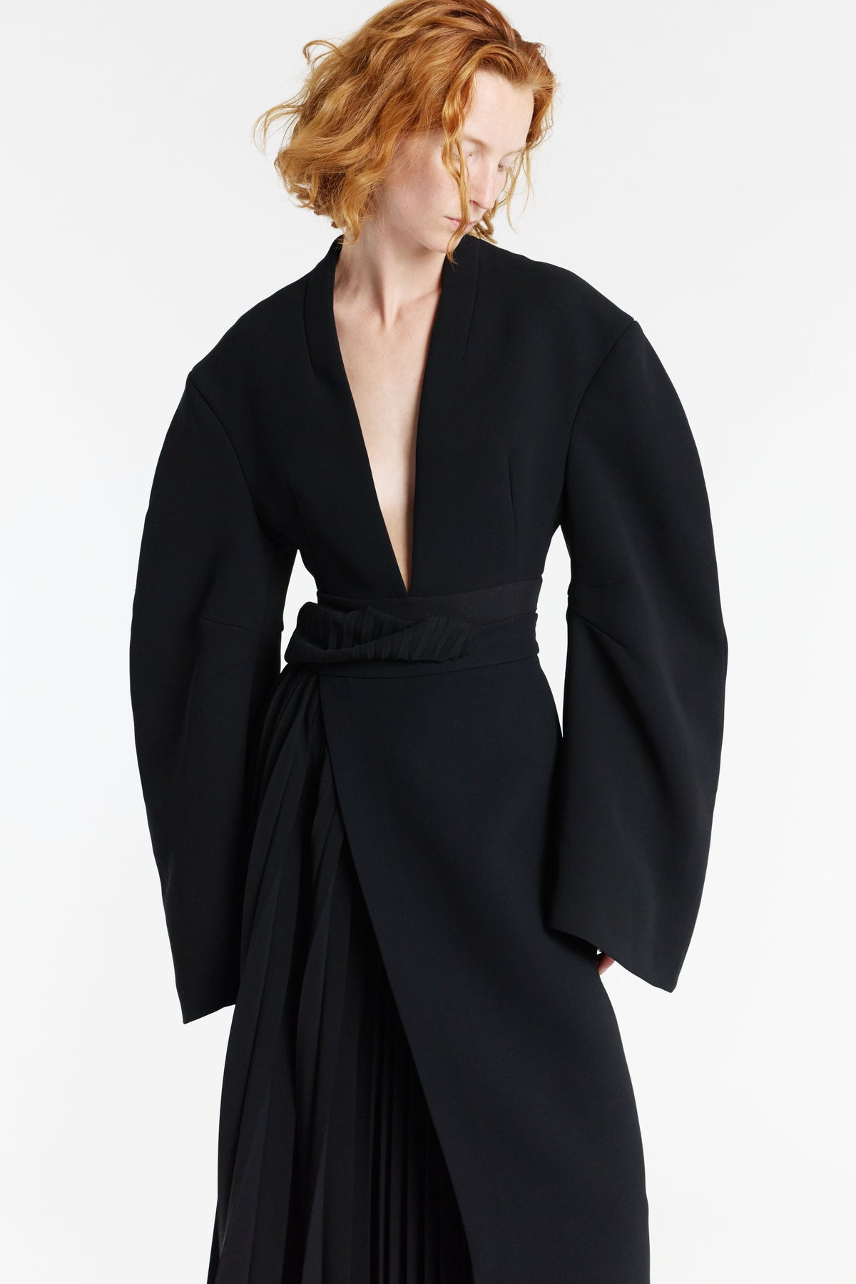 ROUNDED SLEEVE DEEP V-NECK BODYSUIT BLACK - 4