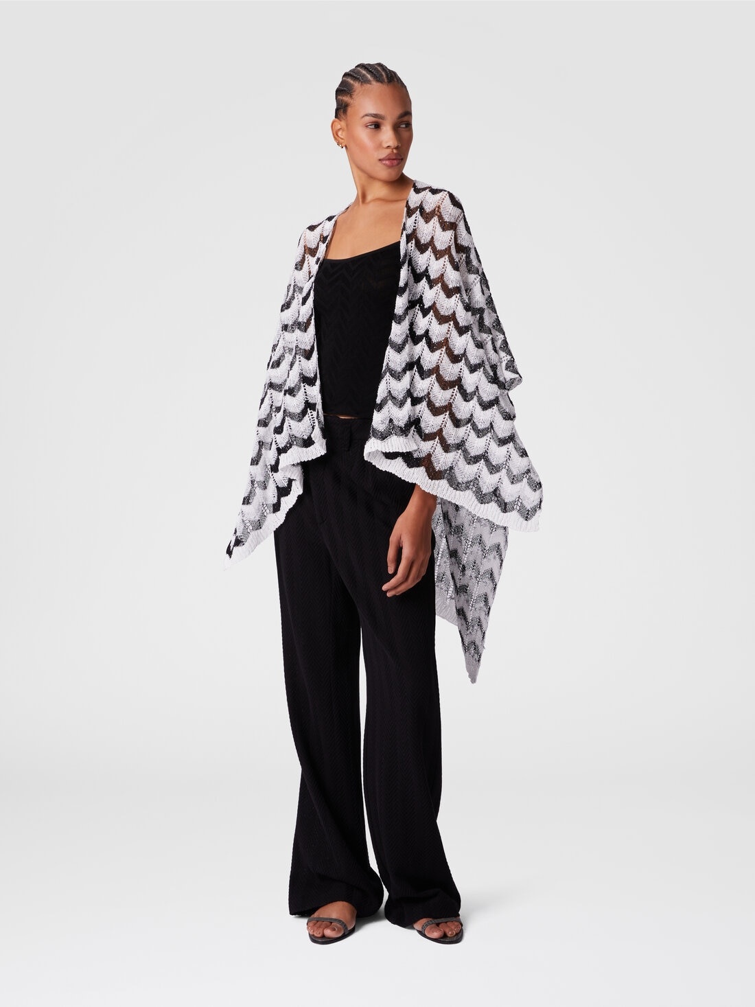 Knit cape with chevron pattern - 2