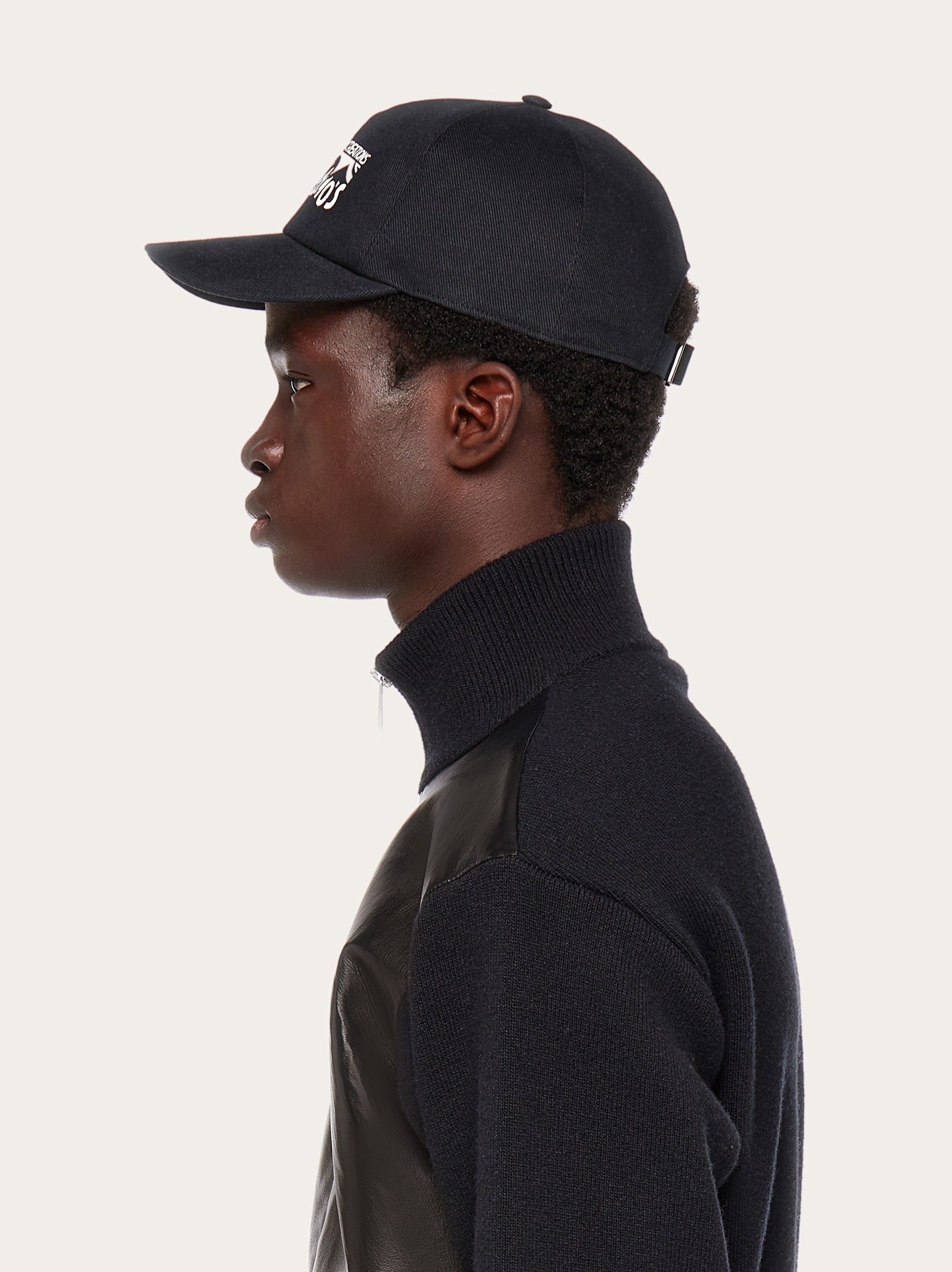 Baseball cap with logo - 4