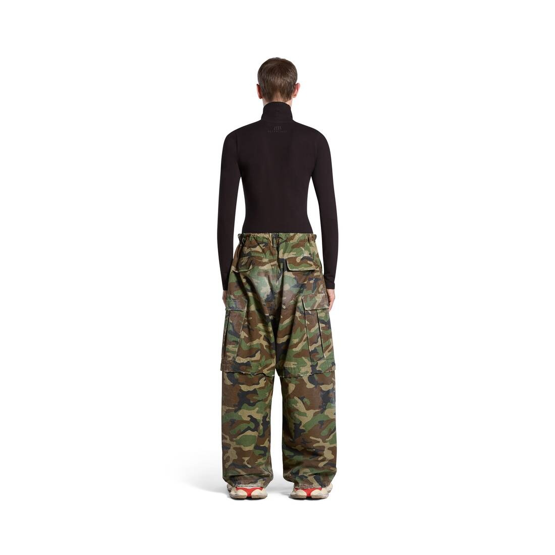 Large Cargo Pants in Dark Green - 4