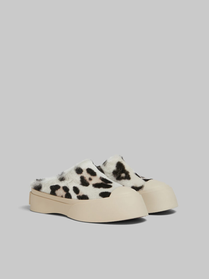 WHITE ANIMALIER PRINT SHEARLING PABLO SABOT 2