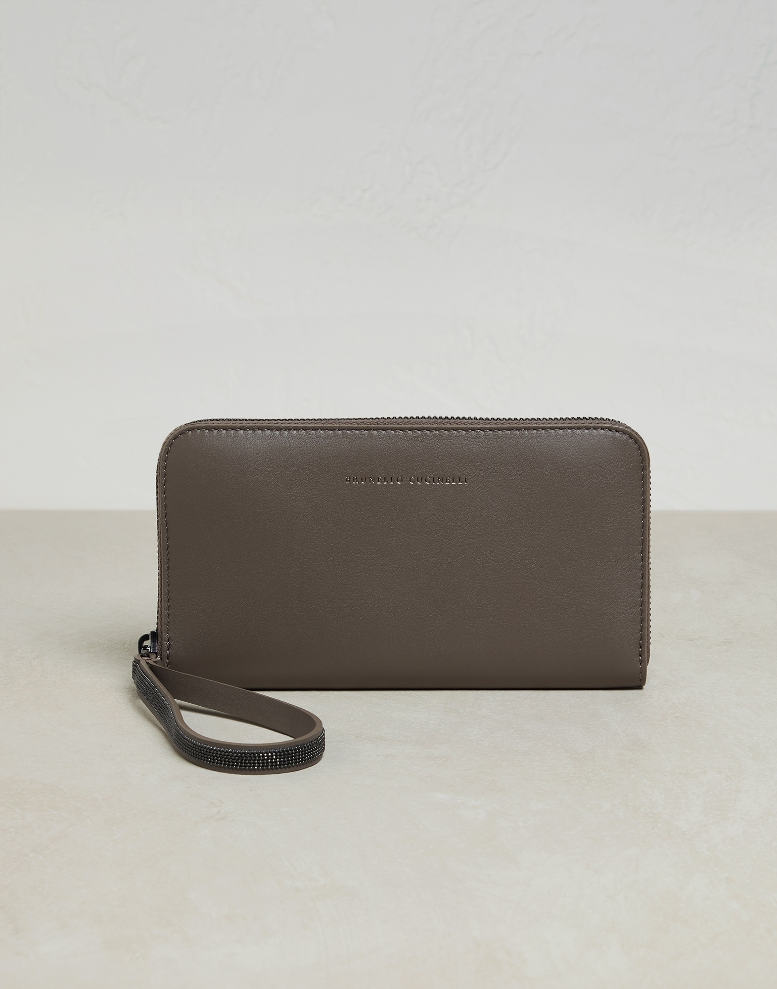 Matte calfskin wallet with precious zipper pull - 1