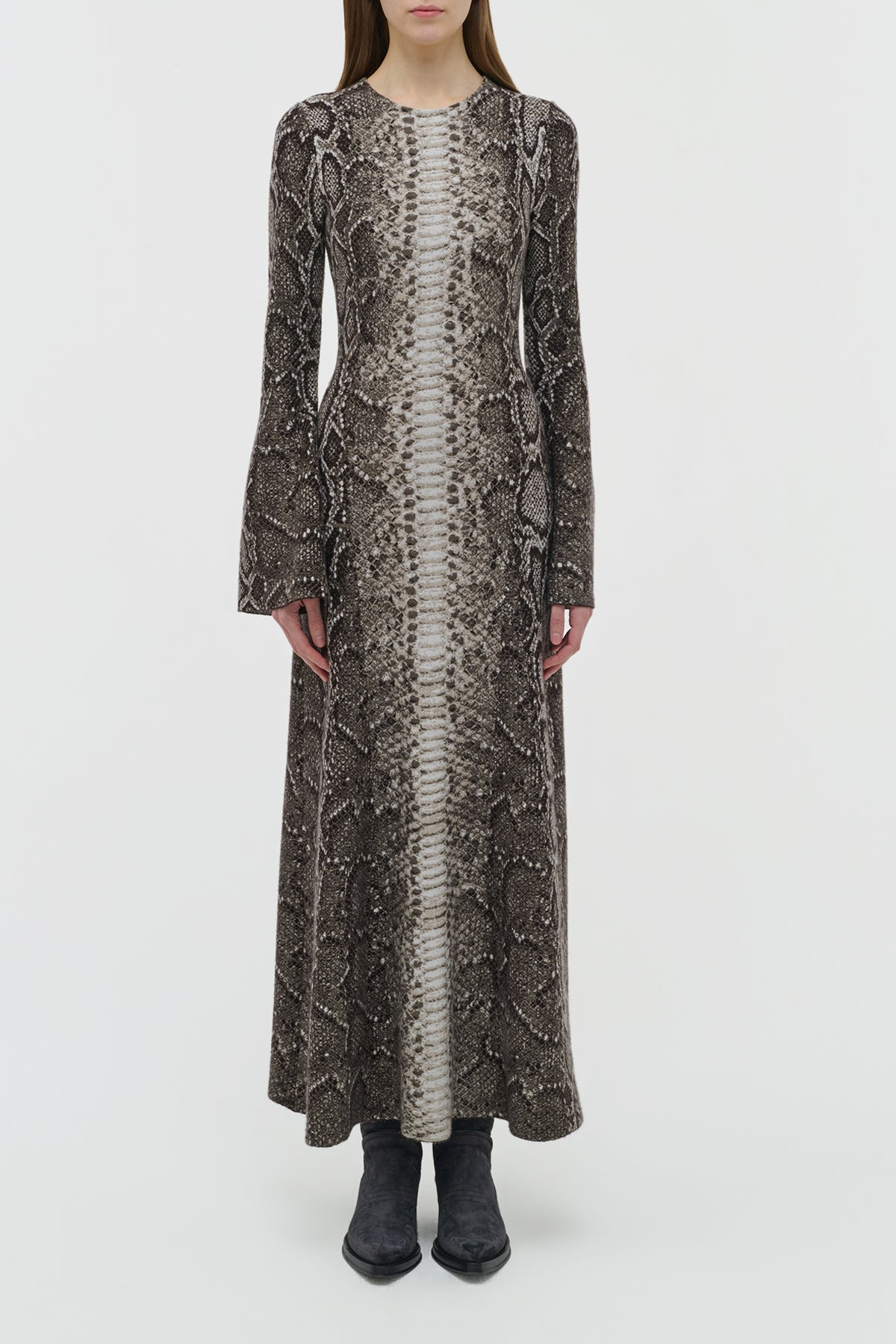 Aalia Knit Maxi Dress in Greyscale Cashmere Silk - 4