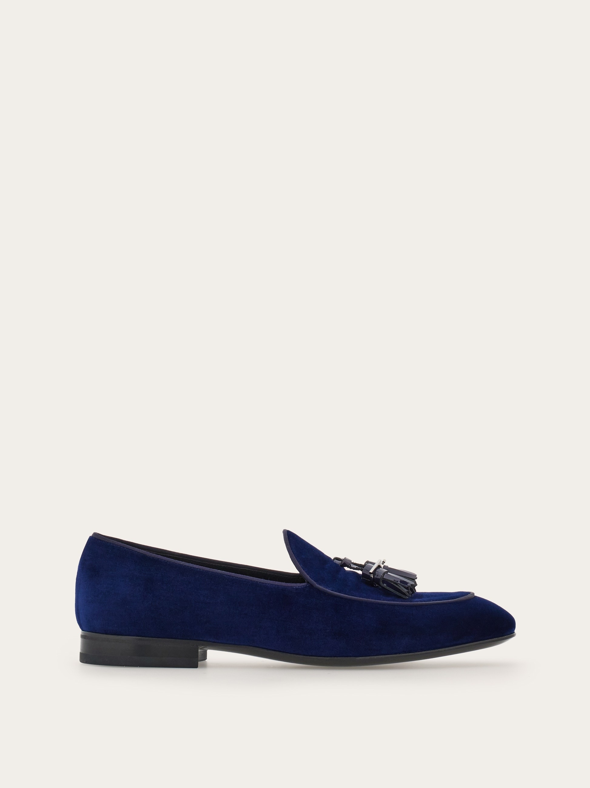 Loafer with tassels - 1
