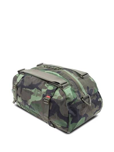 Supreme logo-print duffle bag "FW21" outlook