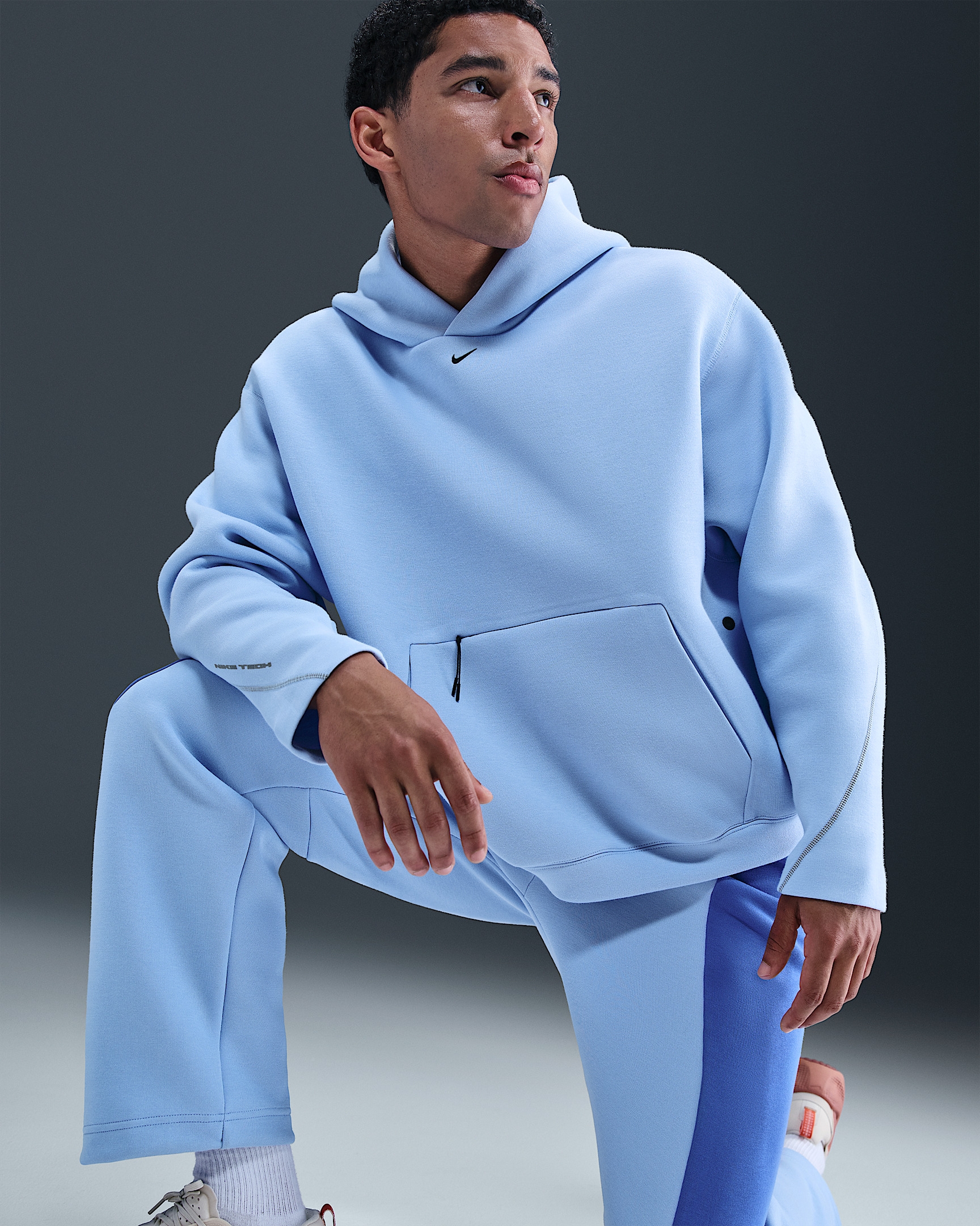 Nike Tech Men's Fleece Oversized Hoodie - 3