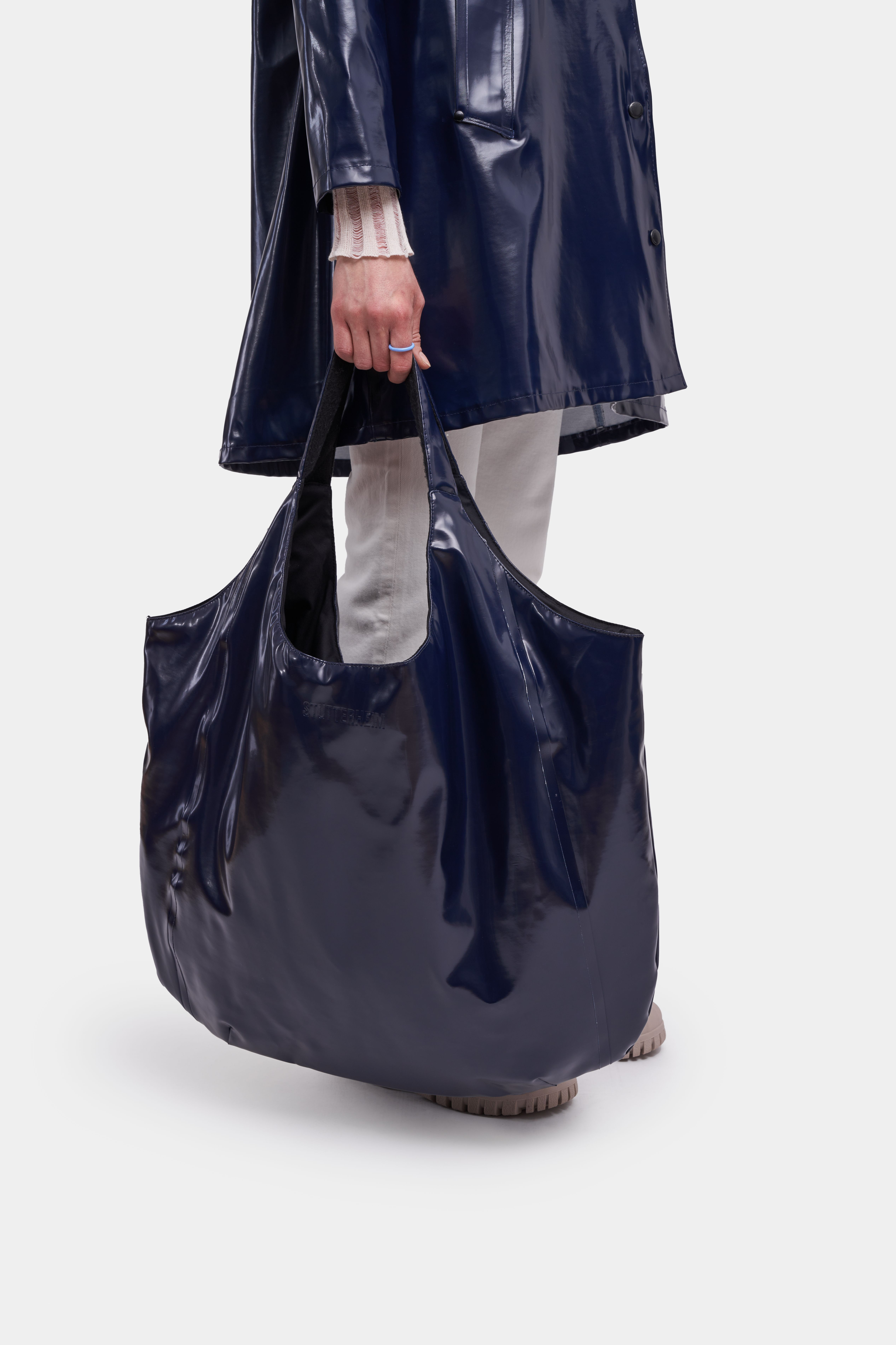 Svea Opal Puffer Bag Navy - 2