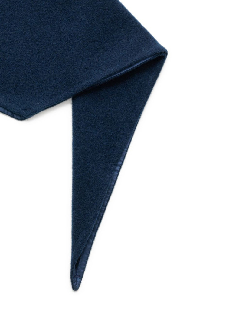 RIER triangle virgin wool scarf outlook