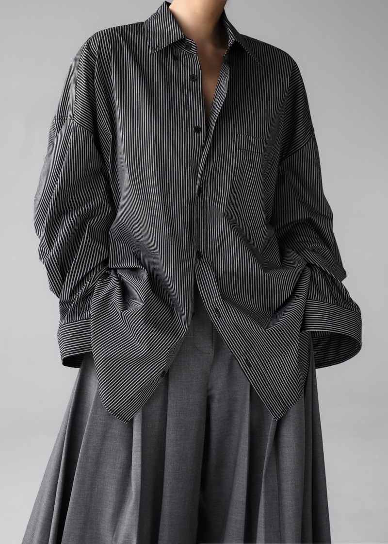 Lioris Oversized Shirt - Black/White Stripe 9