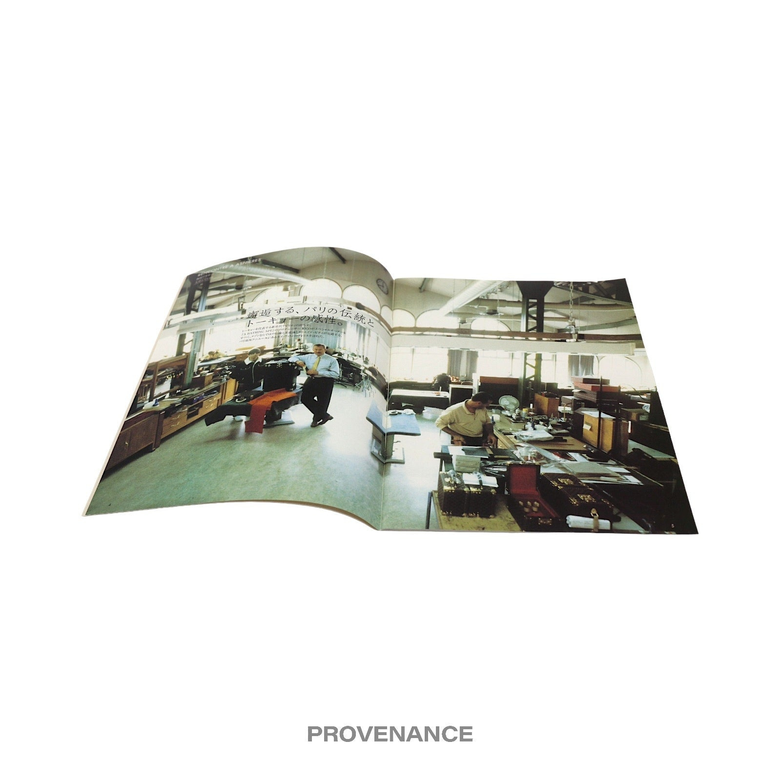Louis Vuitton News Magazine - HIVER 2001-2002 - 8