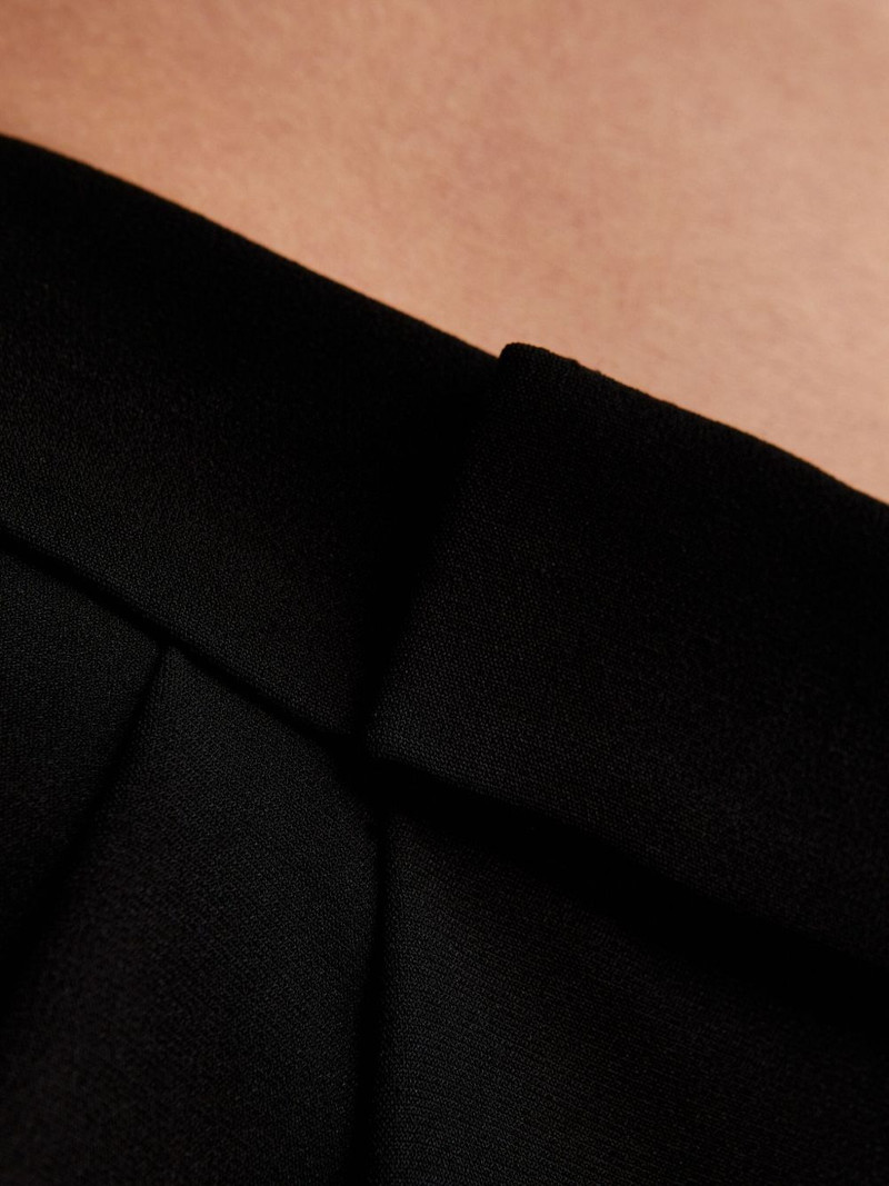 pressed-crease trousers 4