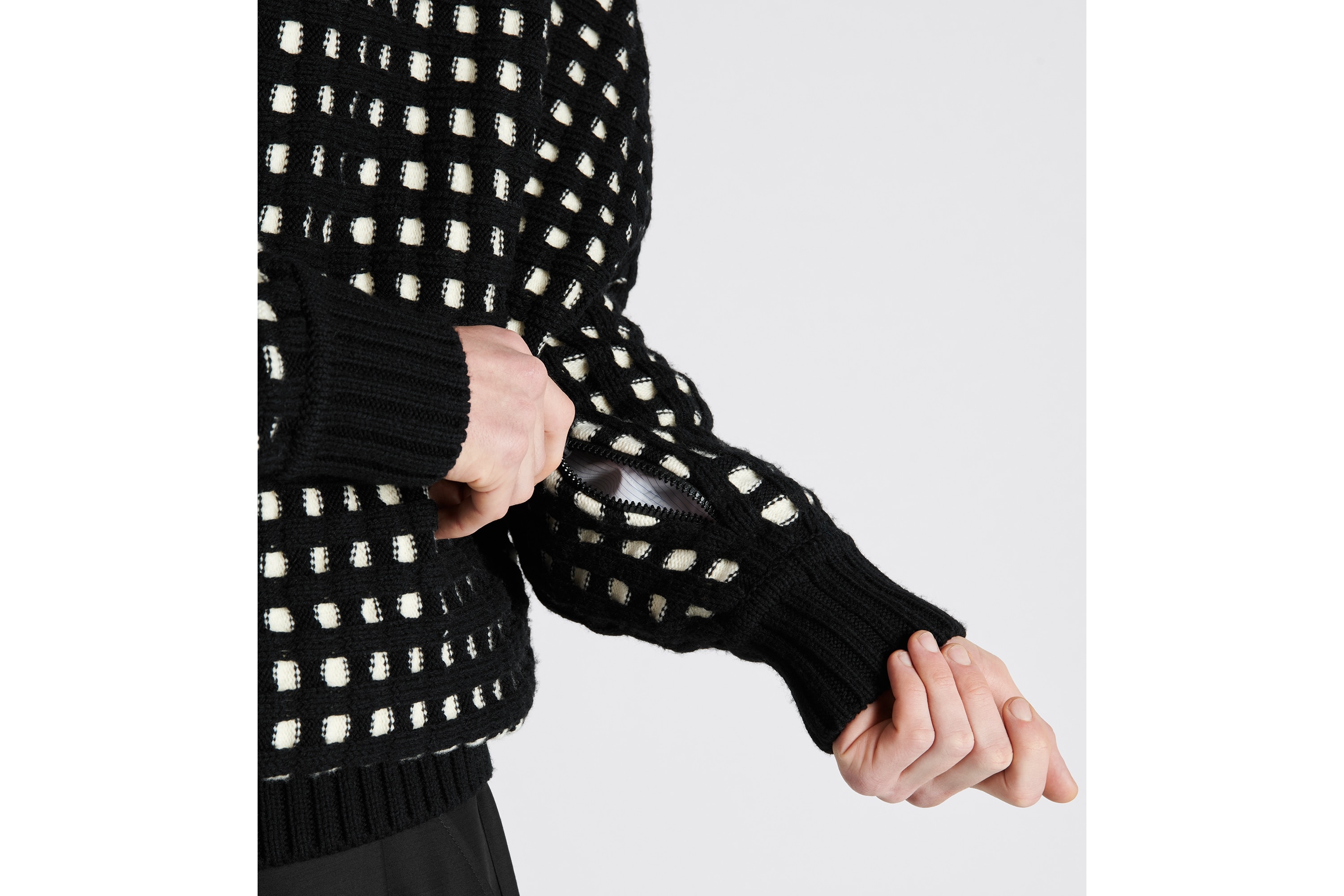 Round-Neck Sweater - 8
