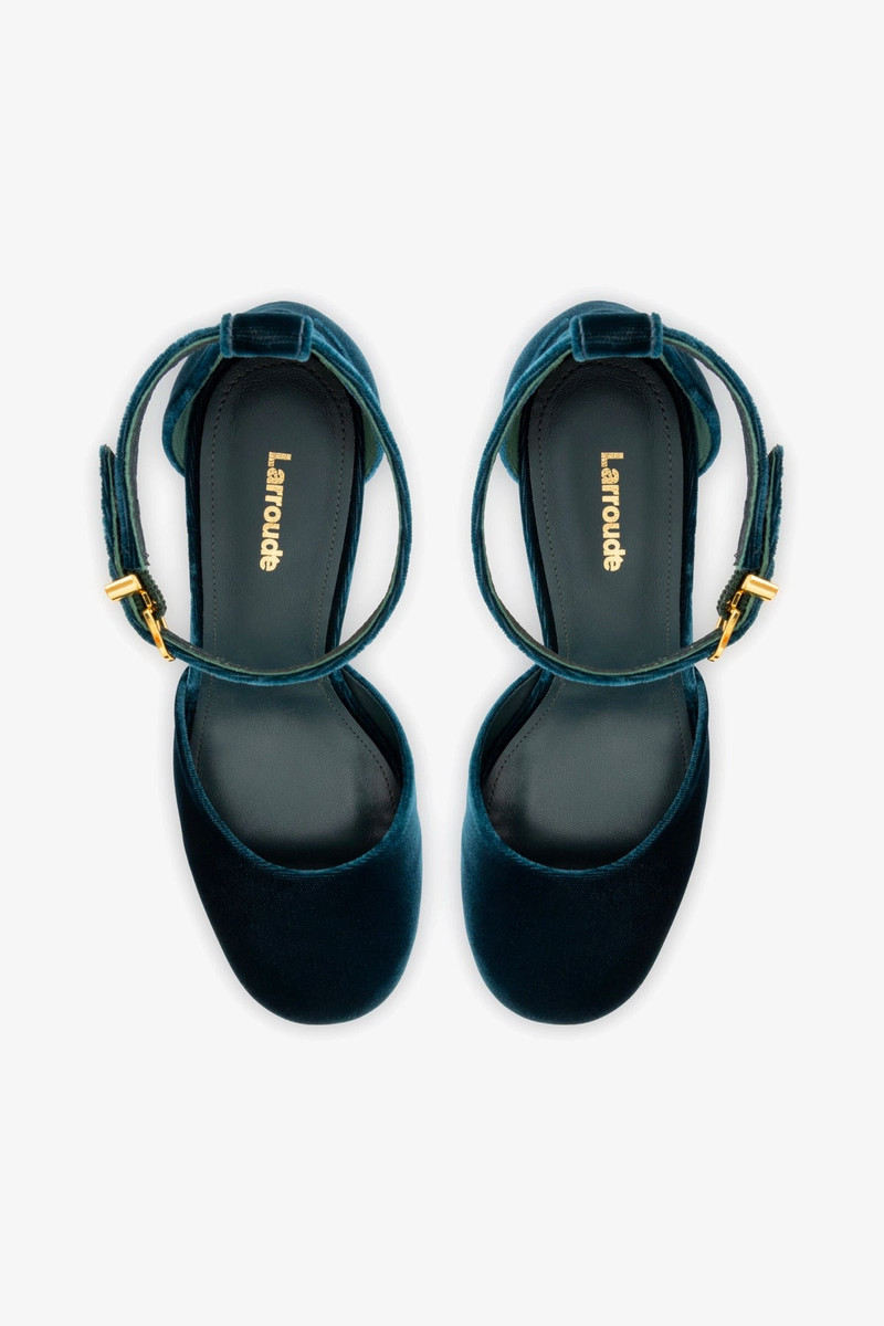 Ari Pump In Deepsea Velvet 3