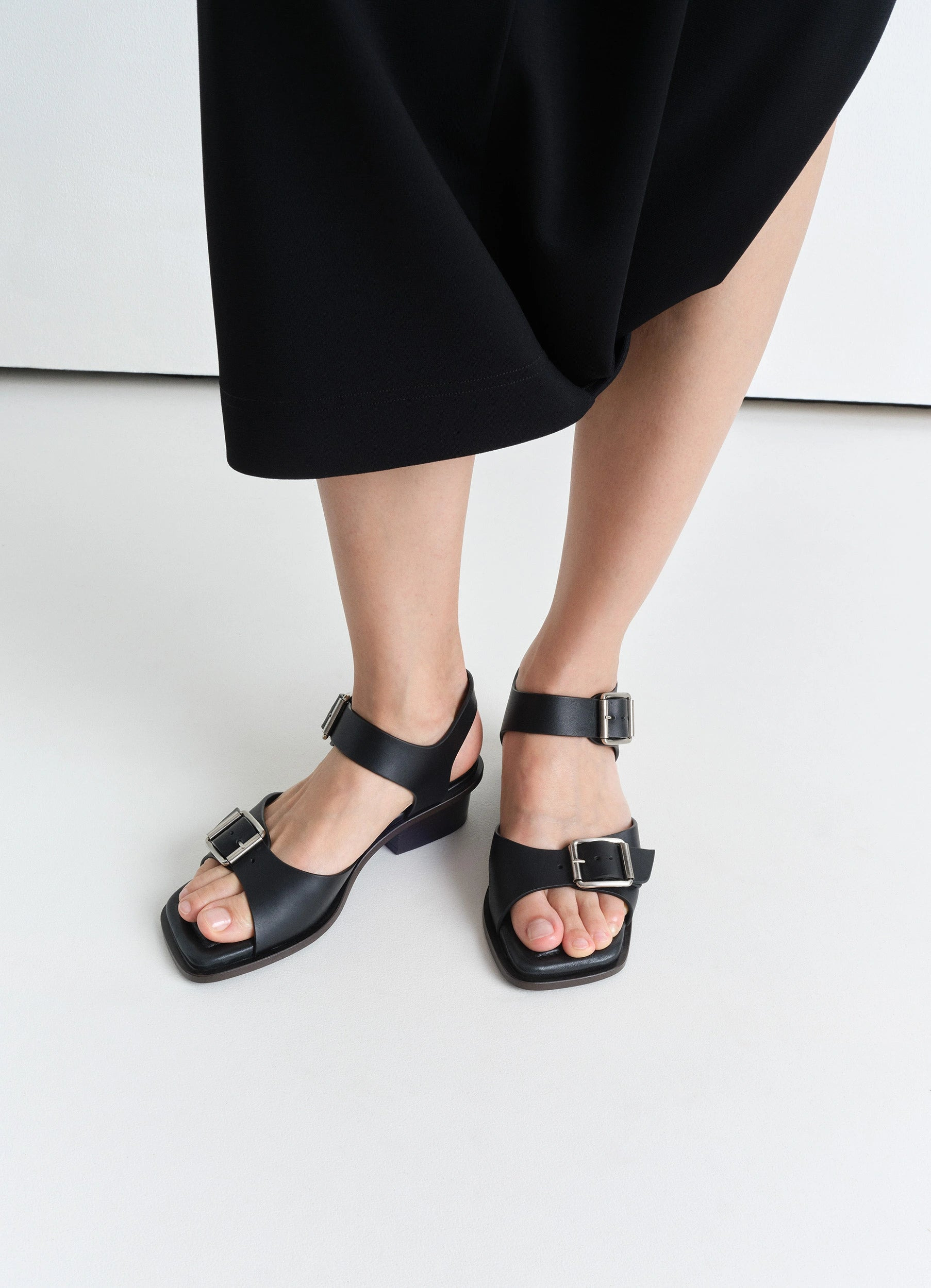SQUARE HEELED SANDALS WITH STRAPS 35 - 2