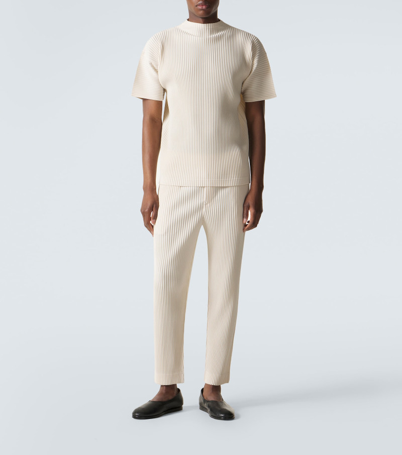 ISSEY MIYAKE Monthly Colors: March pleated T-shirt outlook