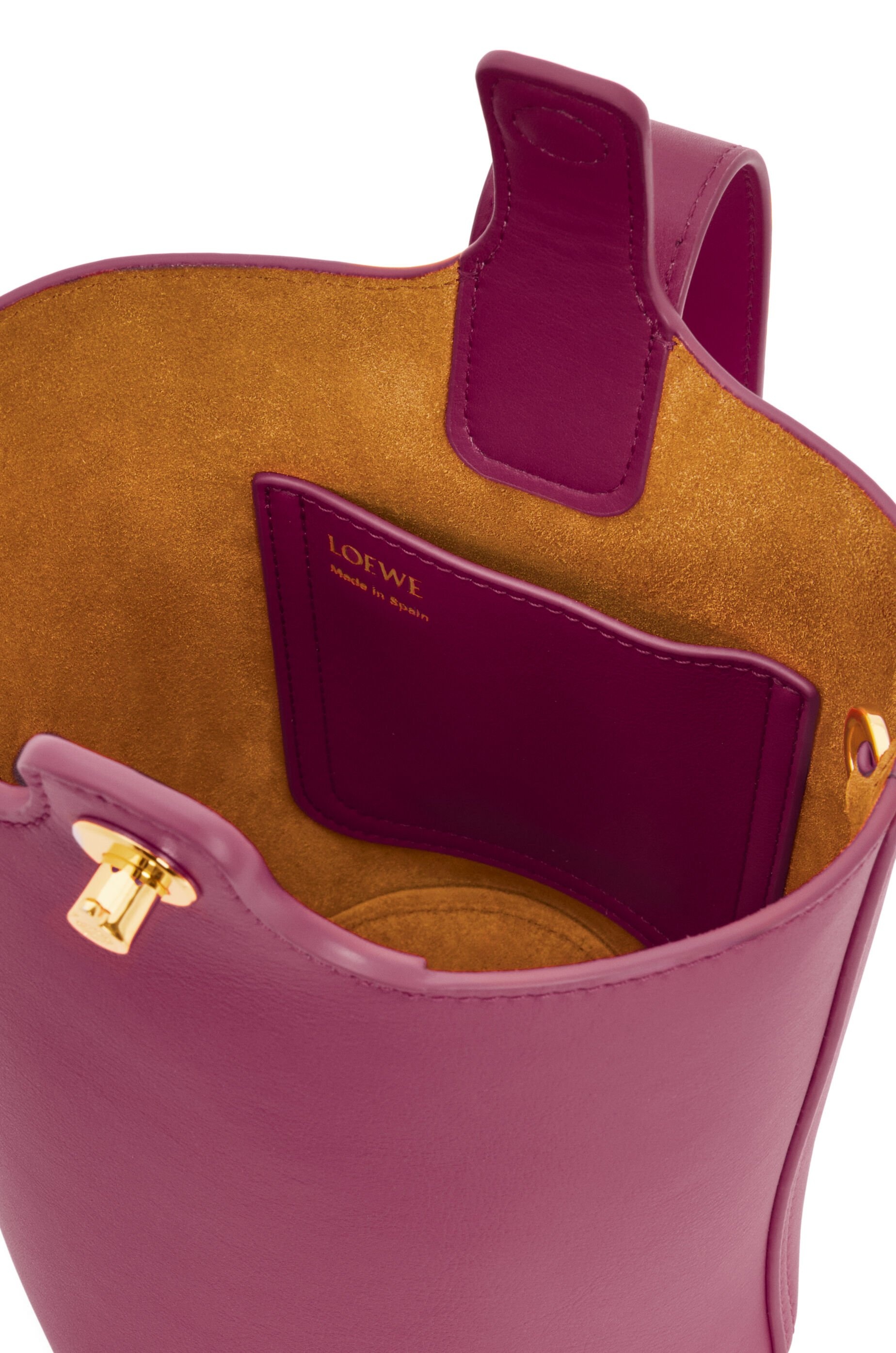 Mini Pebble Bucket bag in mellow calfskin - 7