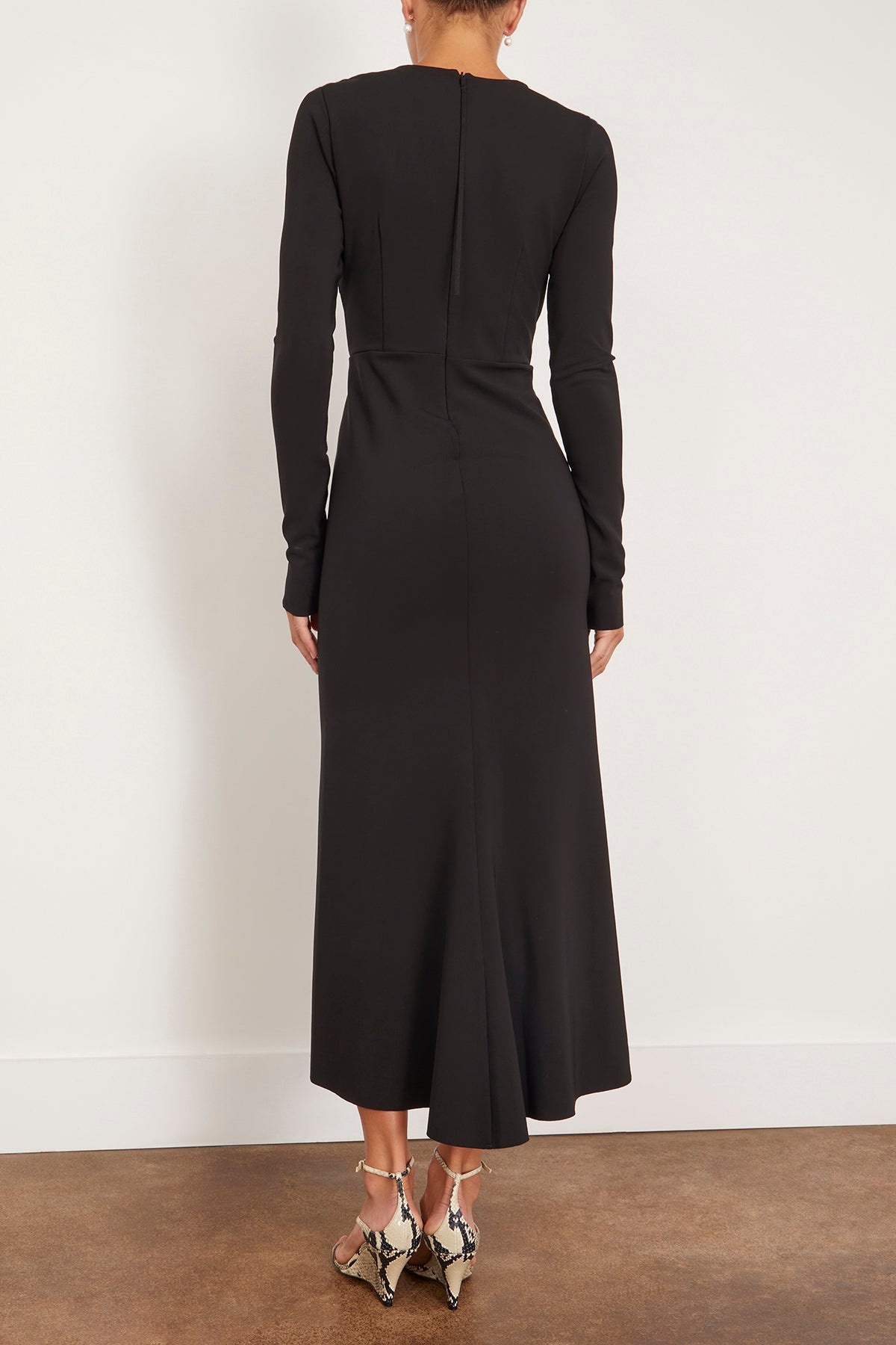 Soft Shape Dress in Black - 4