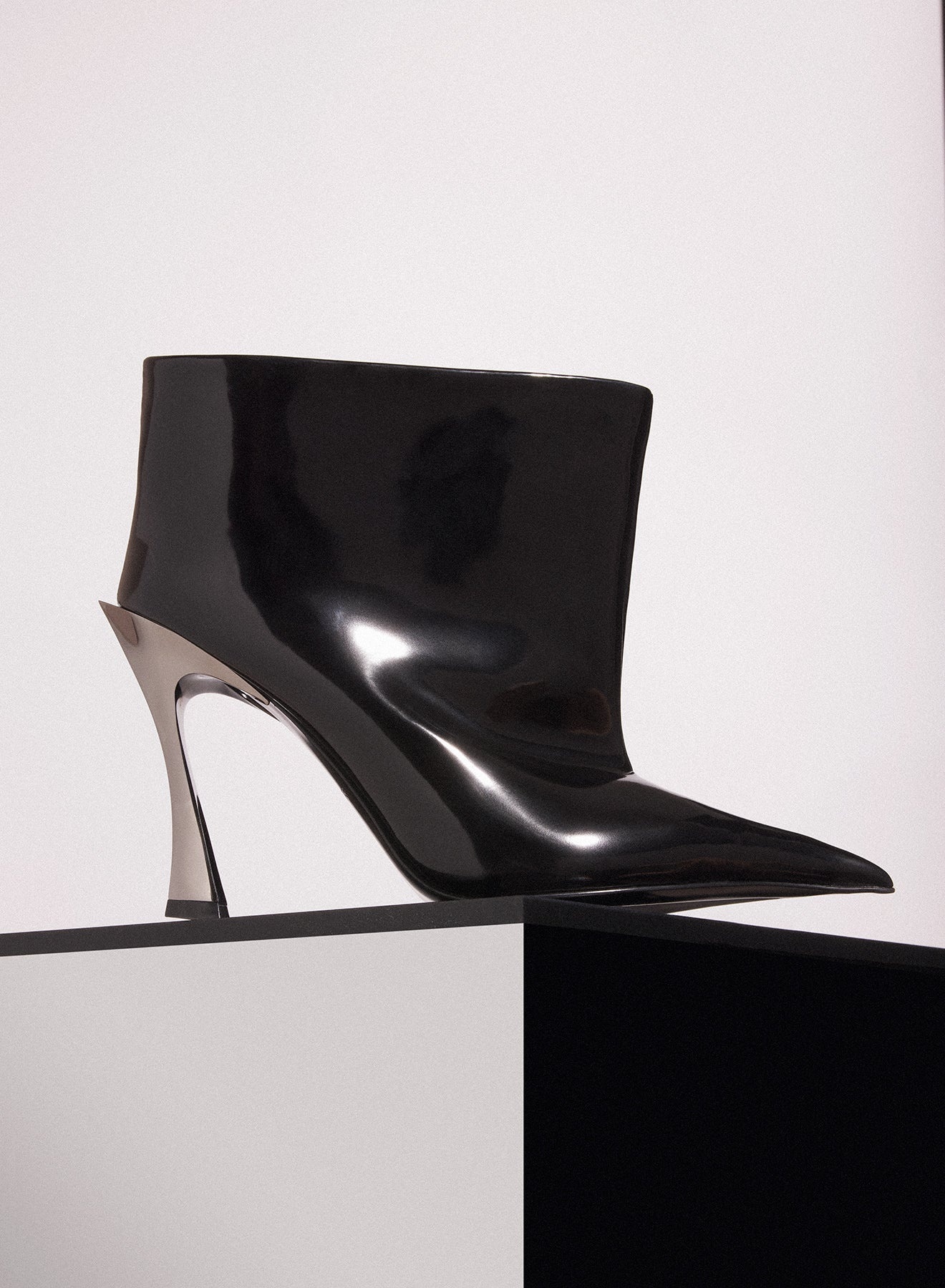 black shiny leather fang 95 ankle boots - 4