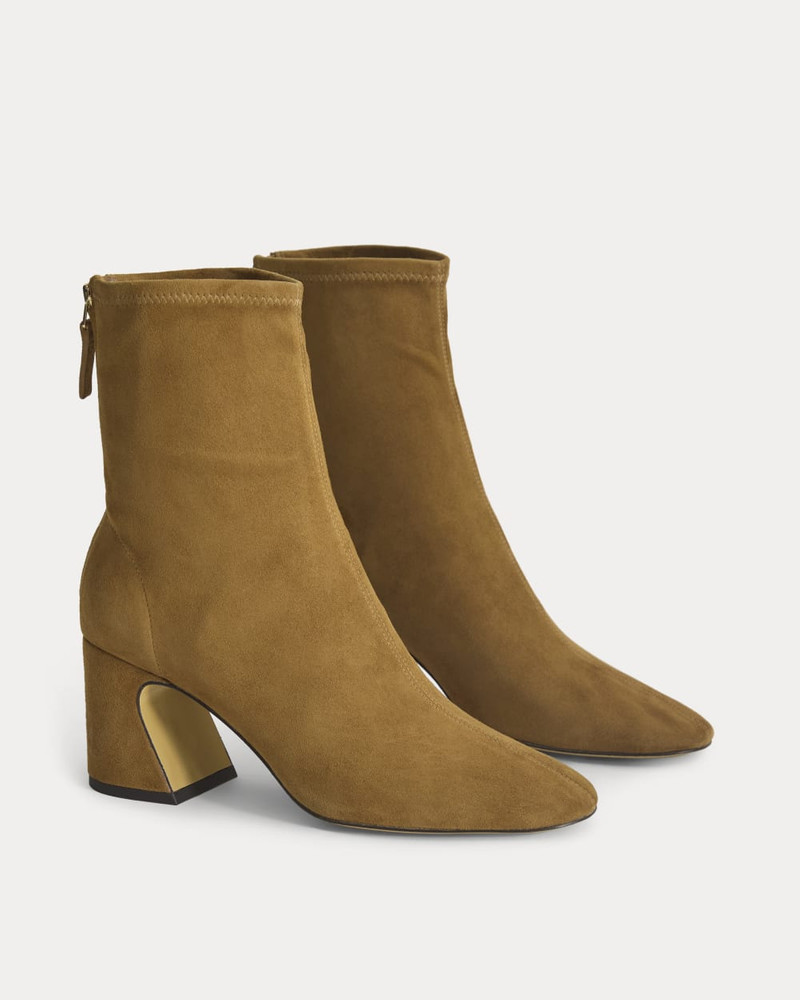 EVERLANE LEATHER CURVED-HEEL BOOT outlook