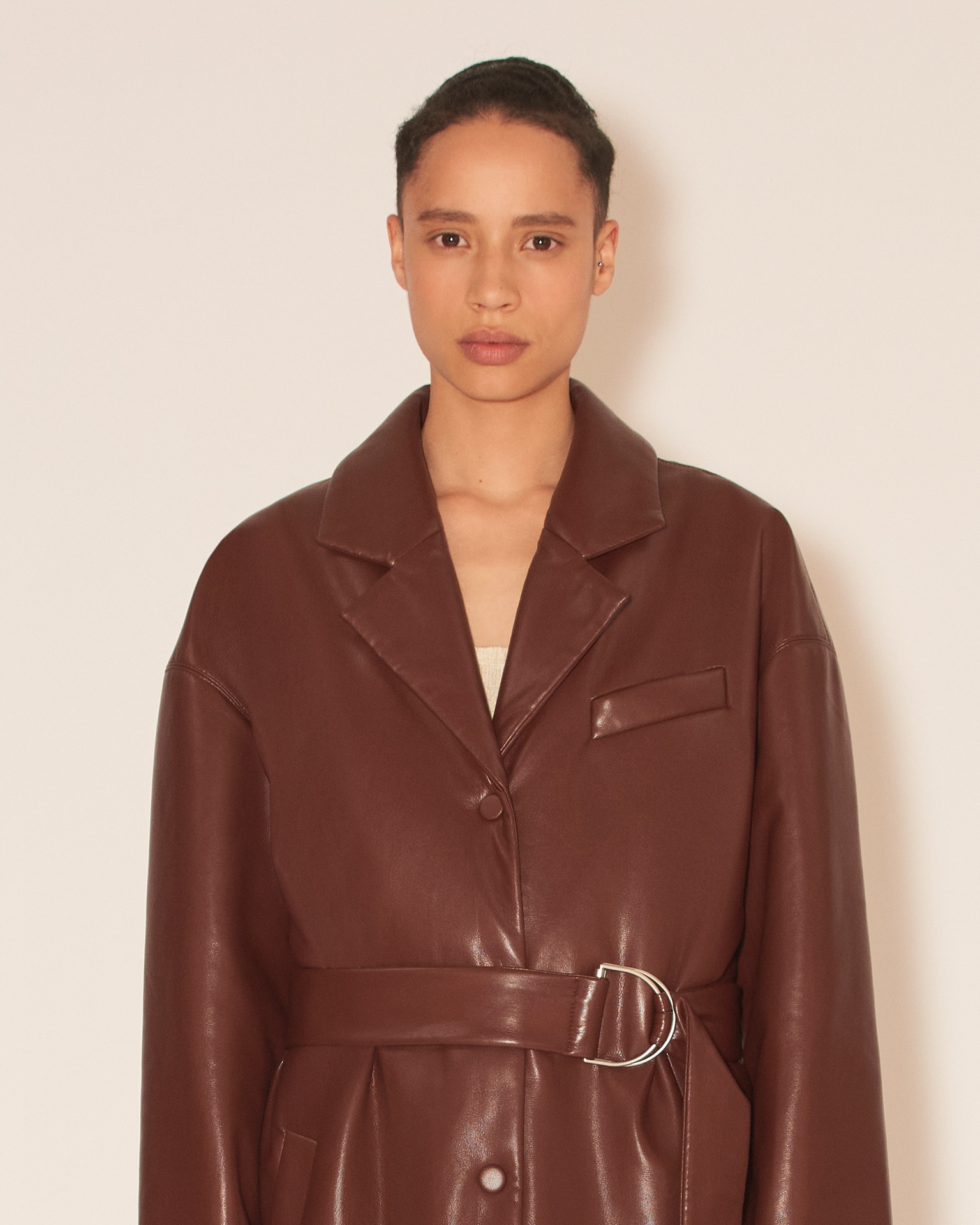 LIBAN - Belted OKOBOR™ alt-leather padded jacket - Plum chutney - 6