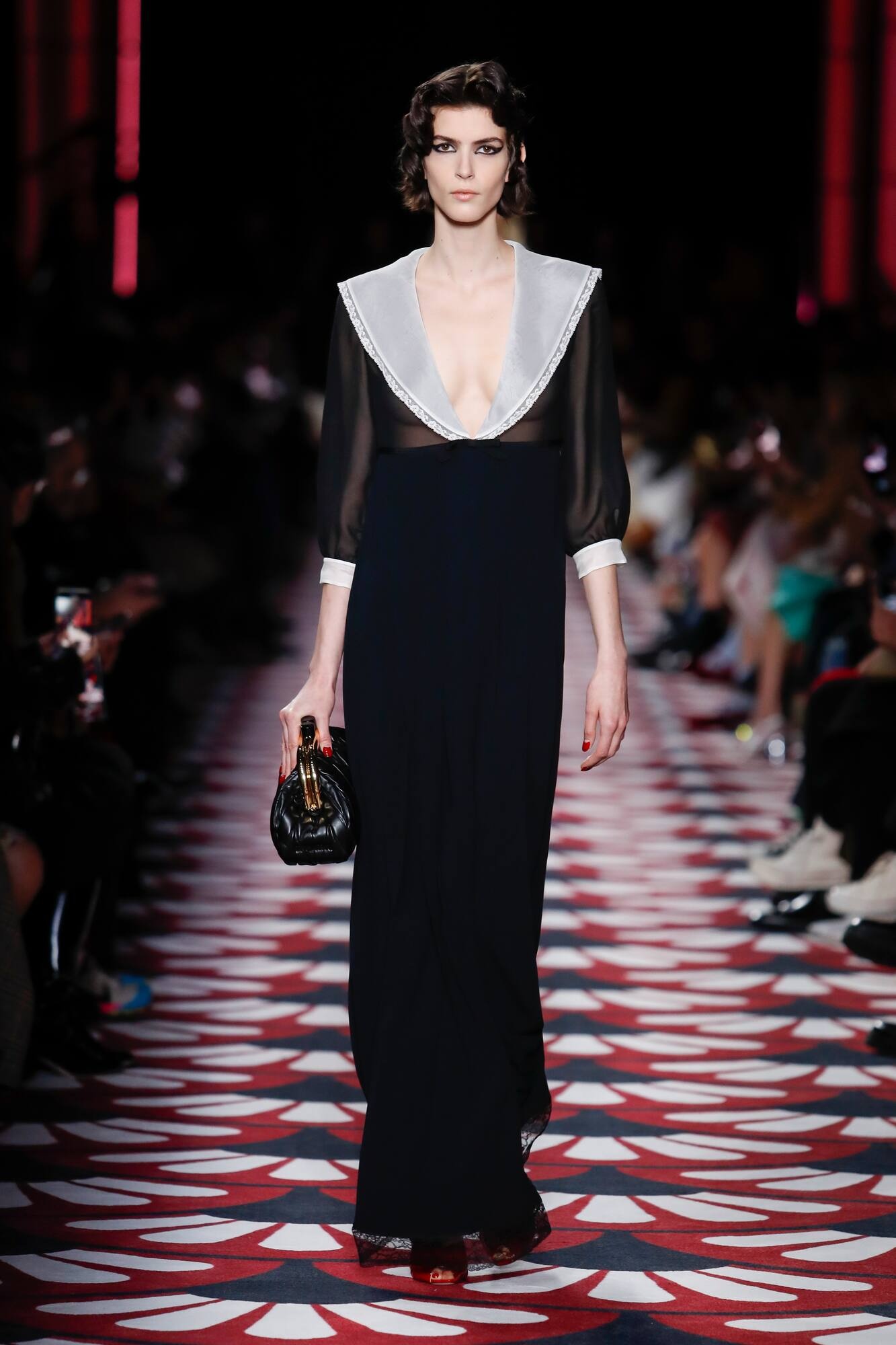 V-neck silk gown - 5