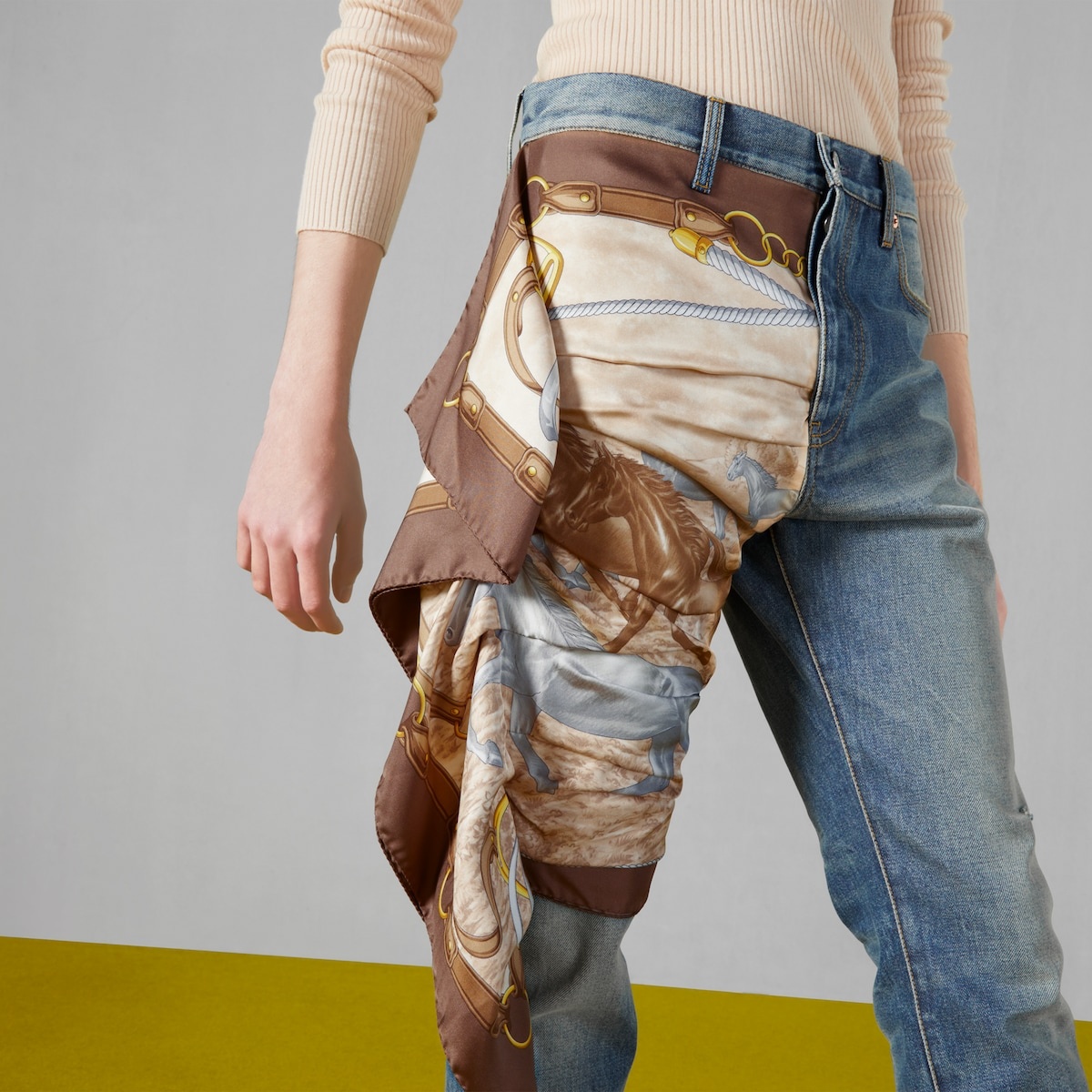 Denim pant with carré detail - 4