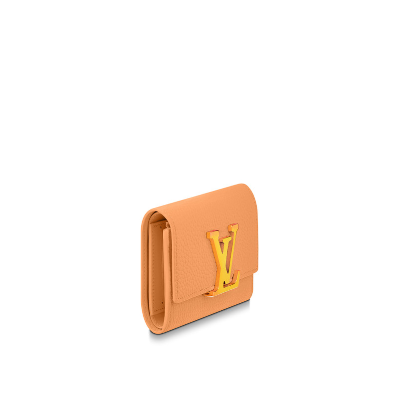 Louis Vuitton Capucines Compact Maxi Wallet outlook