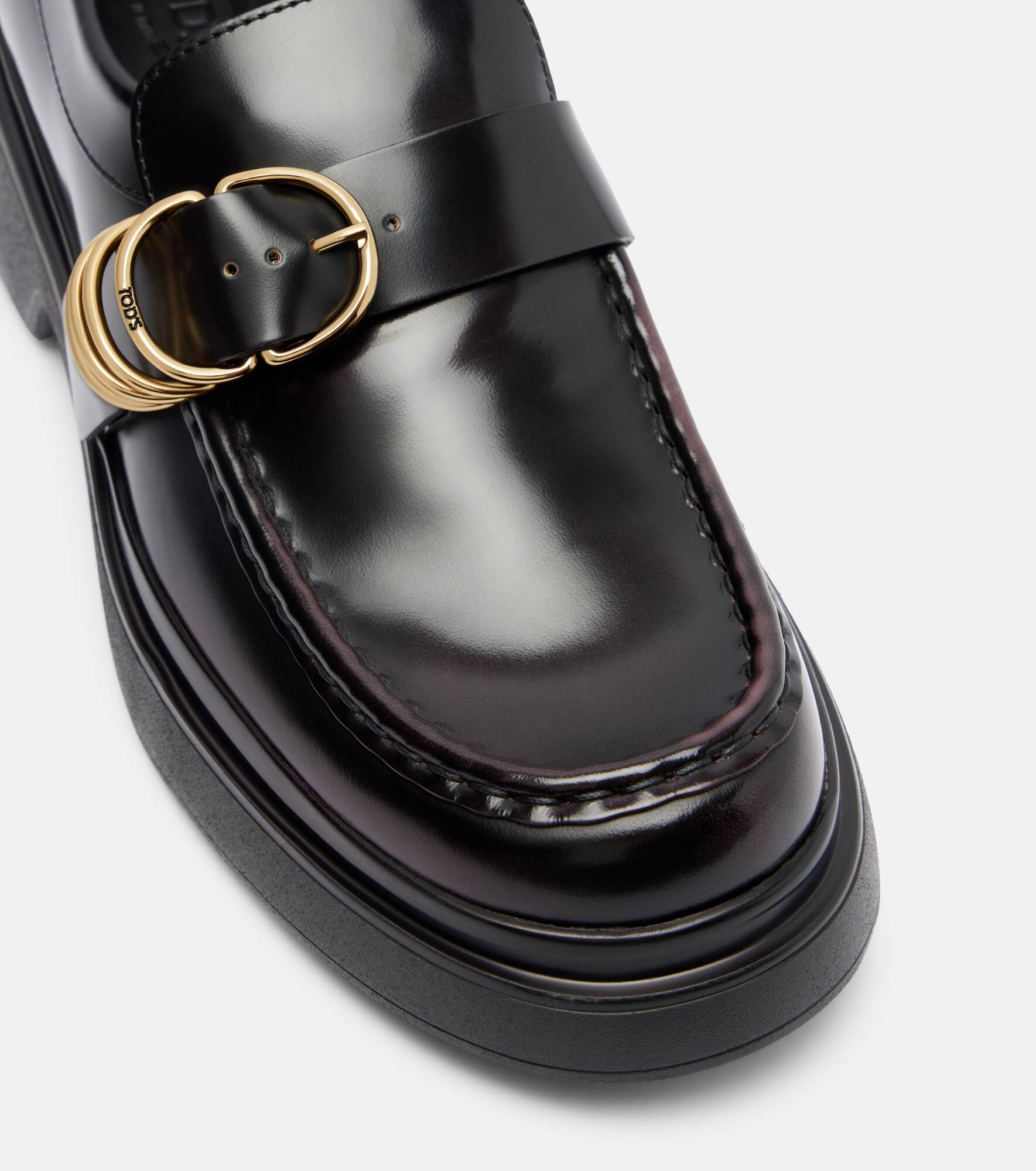Ring-detail leather loafers - 5