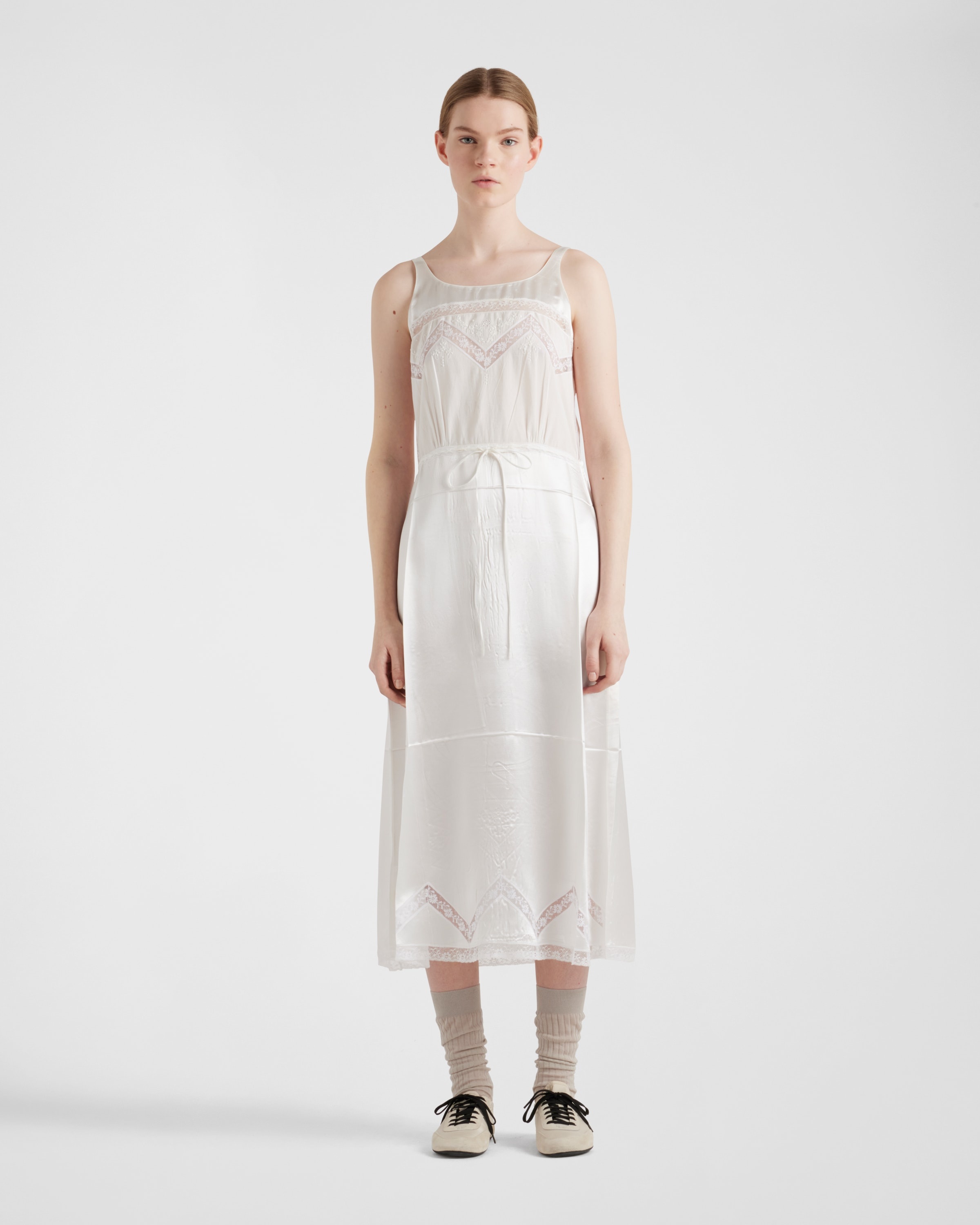 Embroidered old batiste dress - 2
