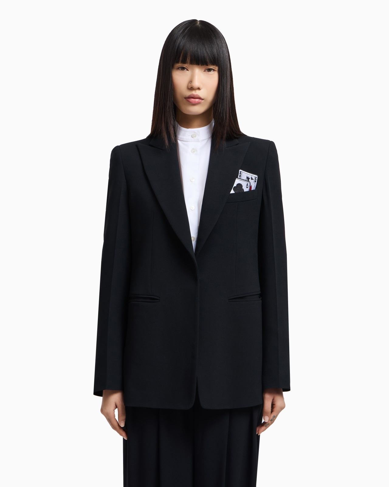 SINGLE-BREASTED BLAZER IN ENVERS SATIN WITH JEU DE CARTES DETAIL - 4