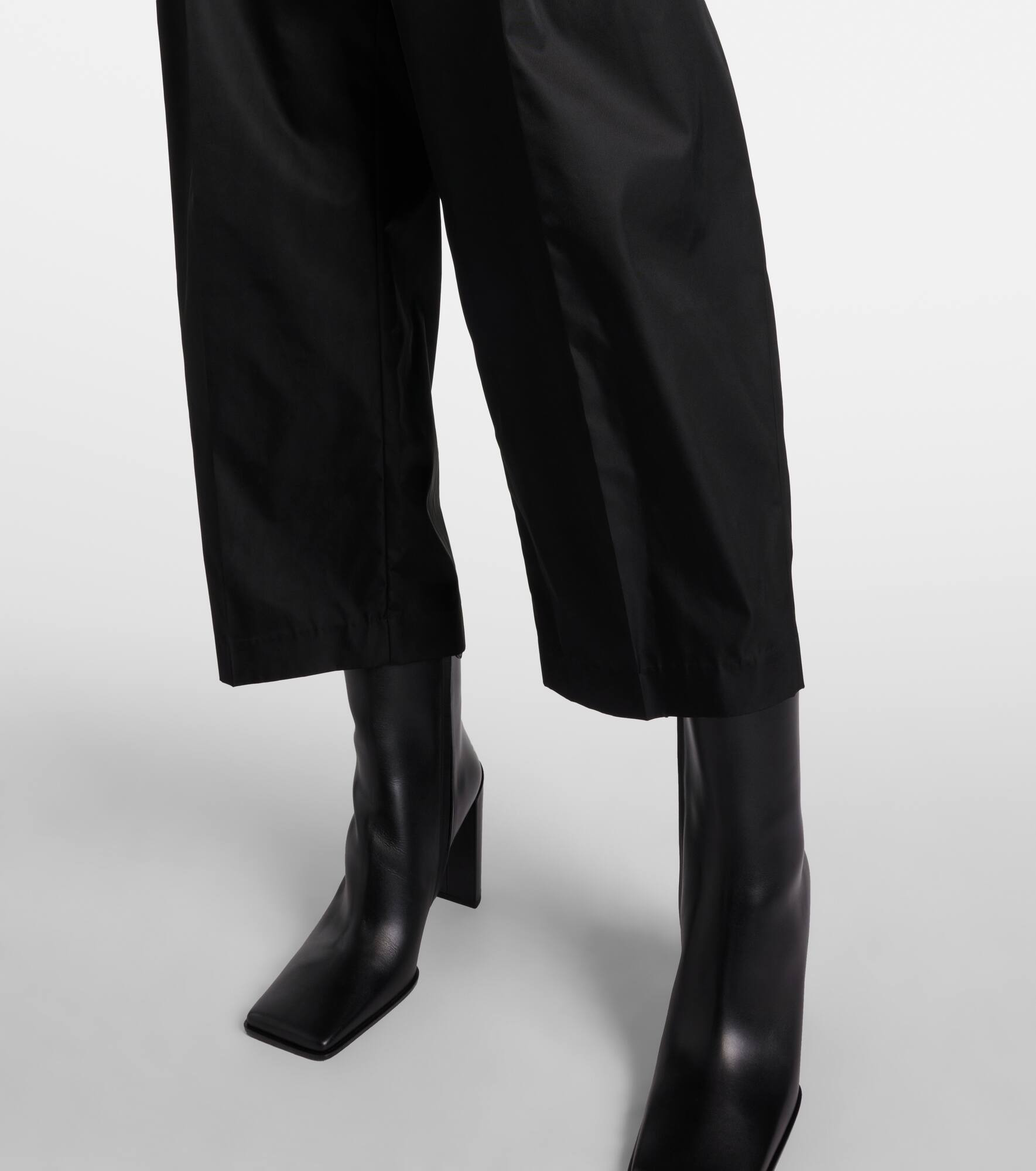 Cropped high-rise satin tapered pants - 5
