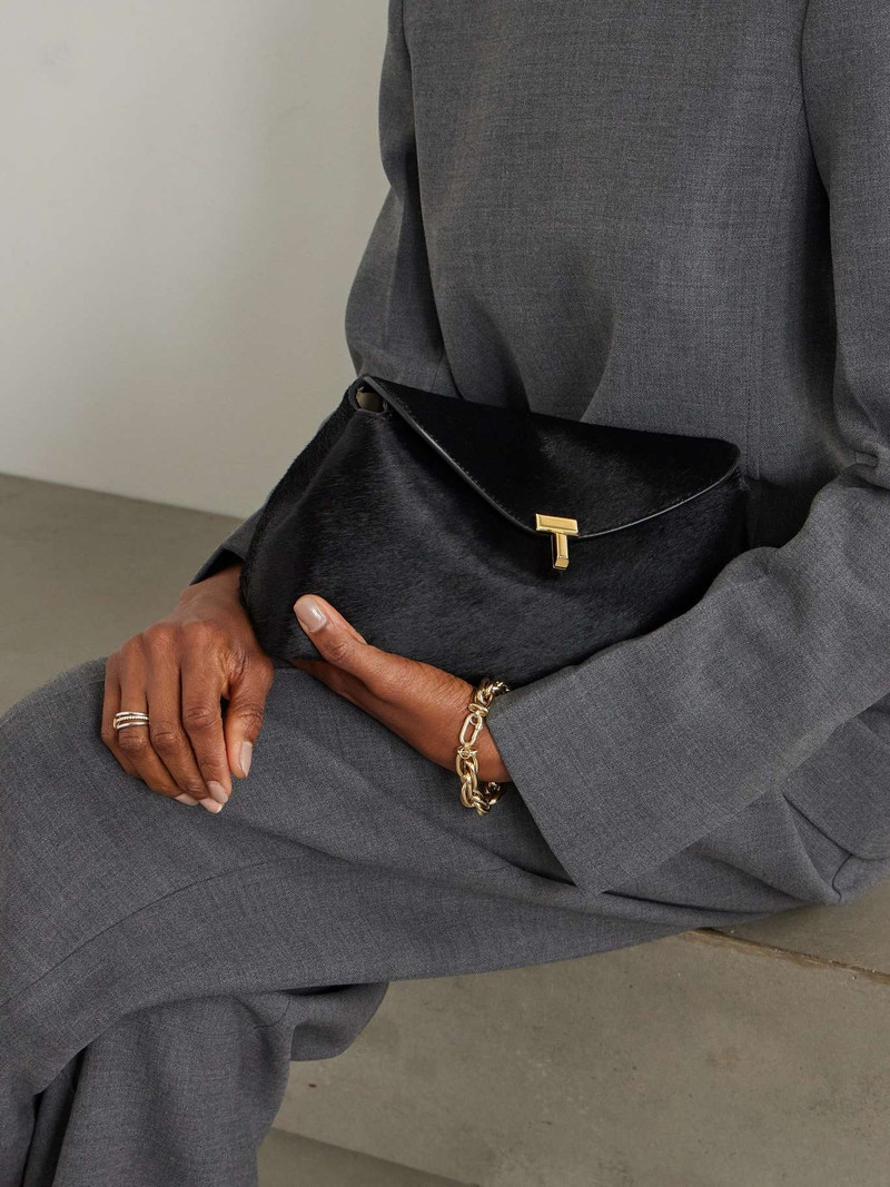 Totême T-Lock pony hair clutch Black outlook
