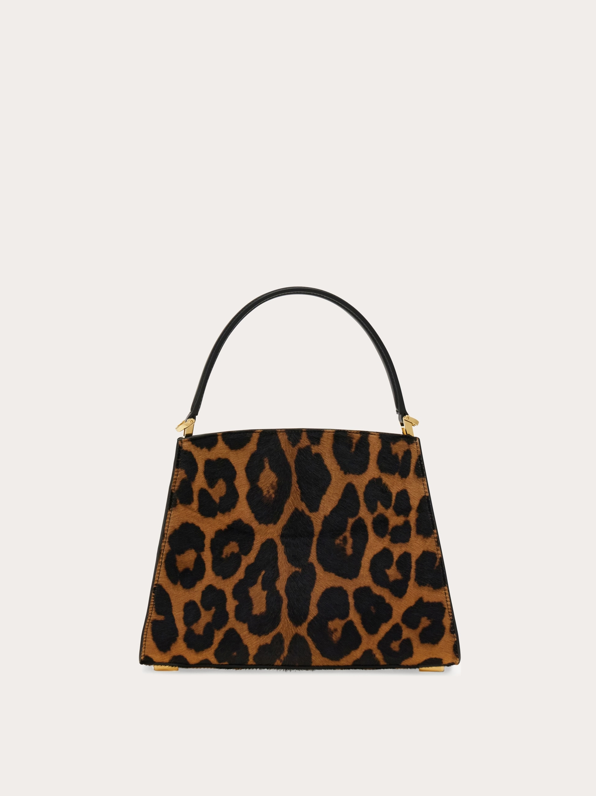 【FERRAGAMO】Ferragamo Studio Box bag (XS) New Ferragamo Studio box bag (XS) - Women | Ferragamo