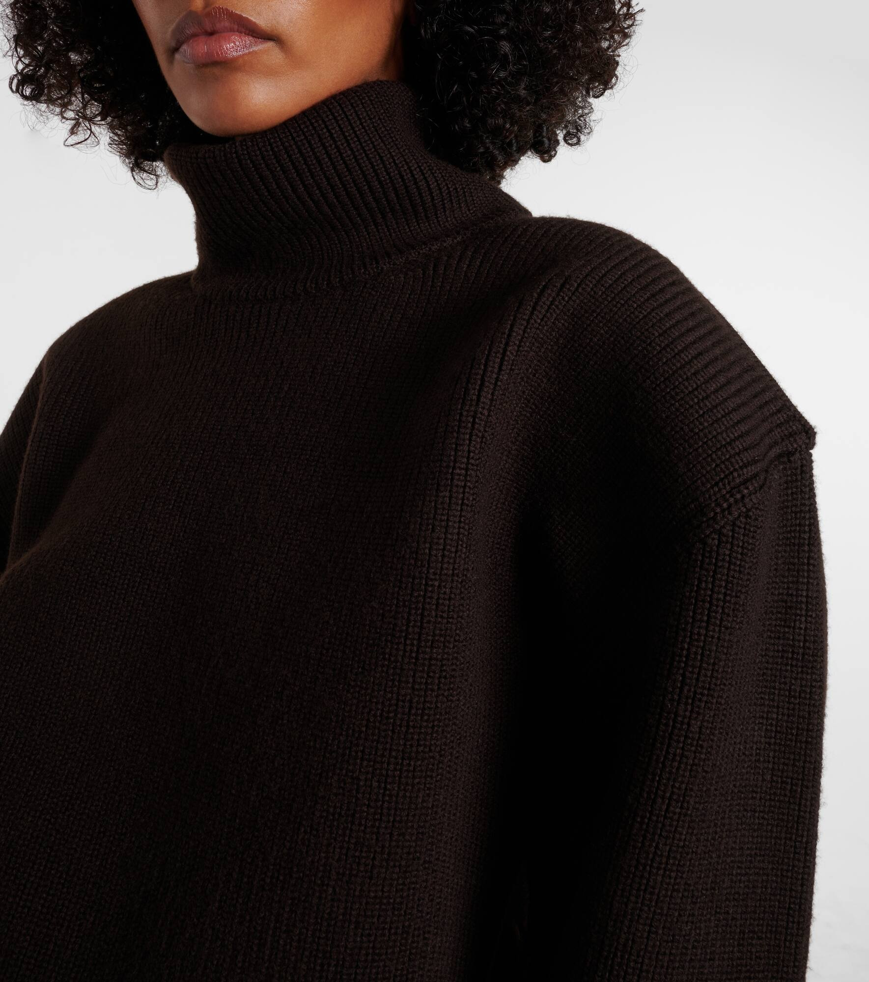 Wool turtleneck sweater - 4