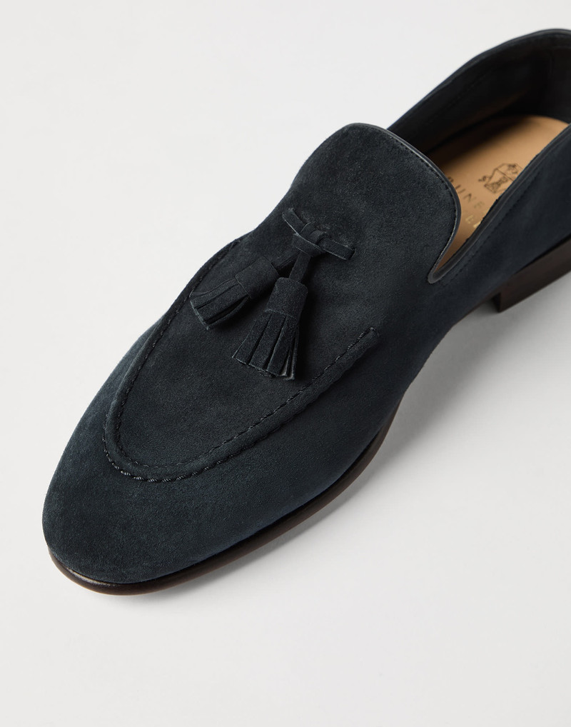 Suede soft loafers with tassels 3