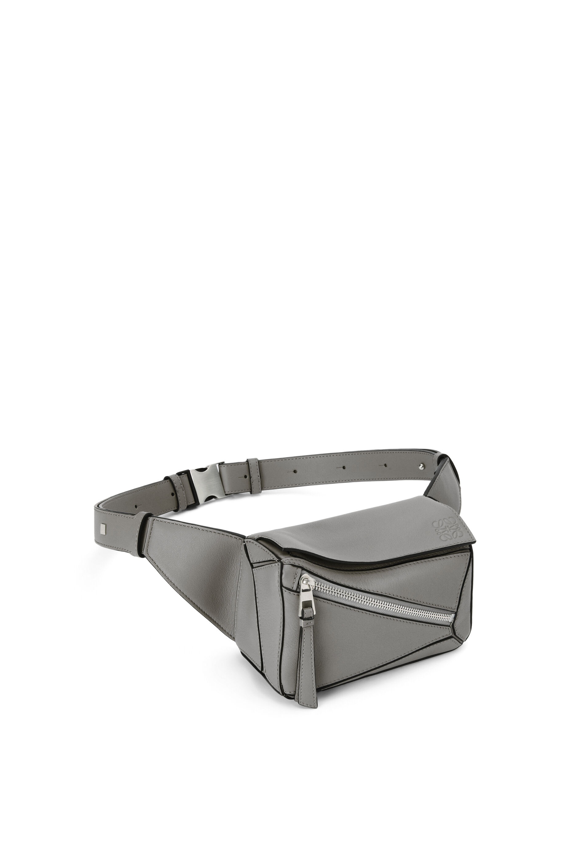 Buckle Horizontal Tote in classic calfskin Asphalt Grey - LOEWE