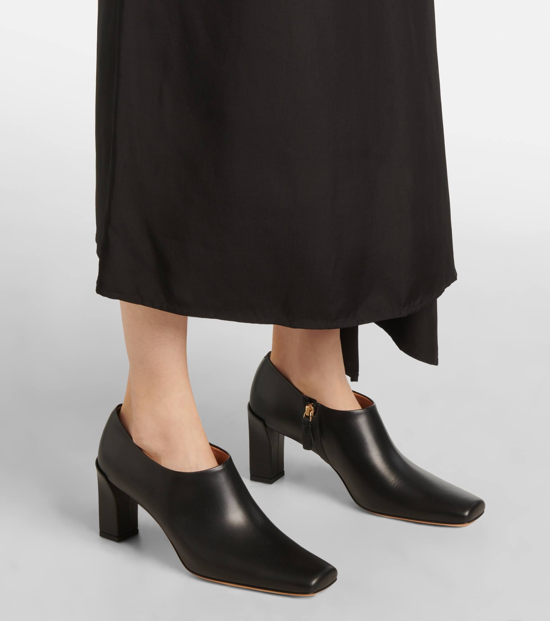 Leather ankle boots - 4