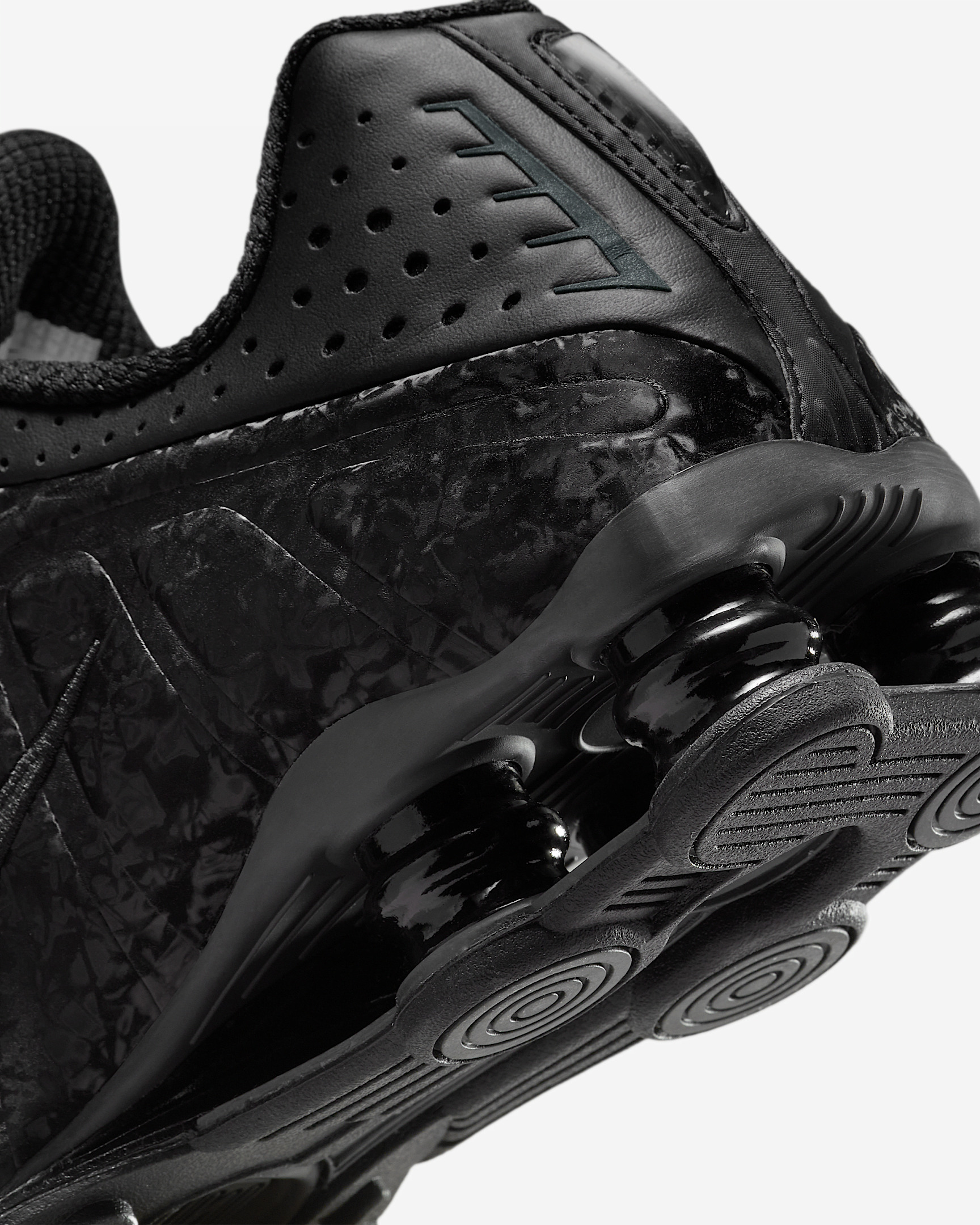 Nike Shox R4 Women's Shoes - 8