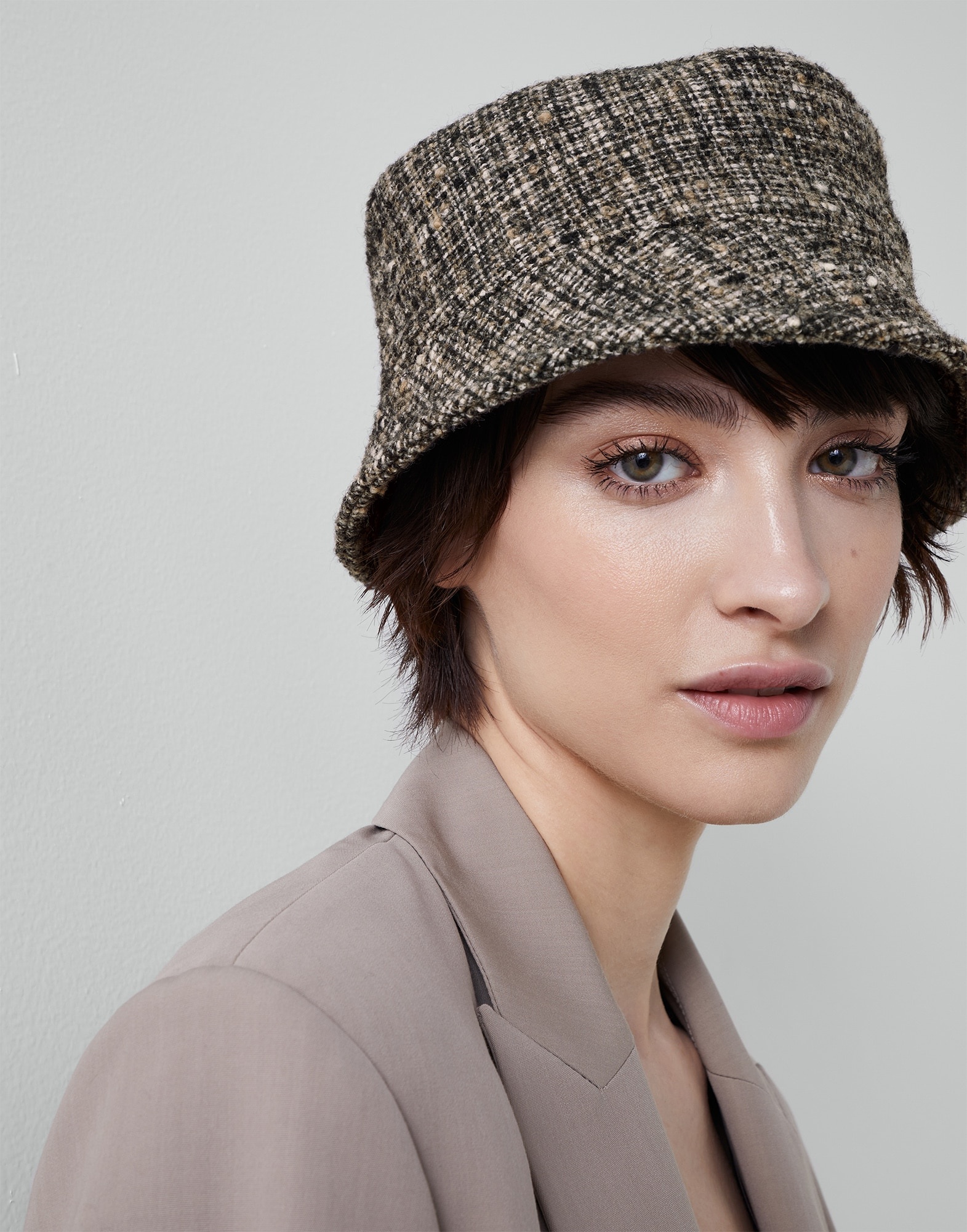 Wool and alpaca natté bucket hat with shiny tab - 3