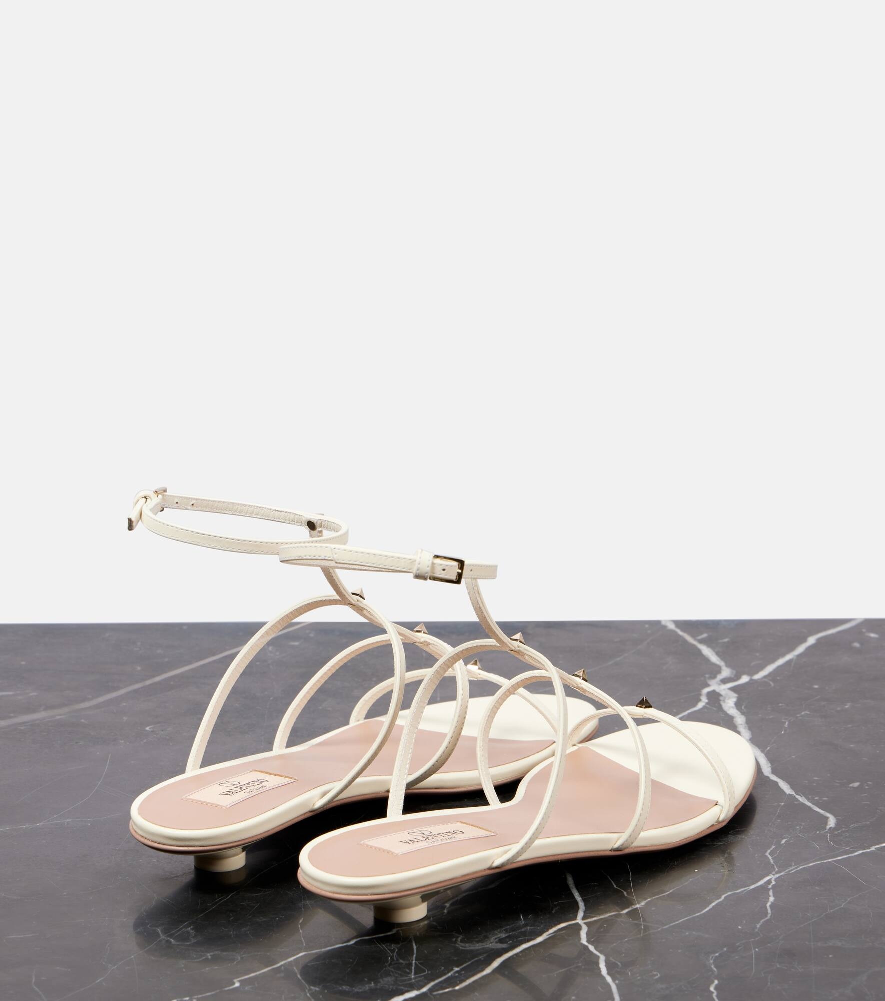 Rockstud Wispy leather sandals - 3