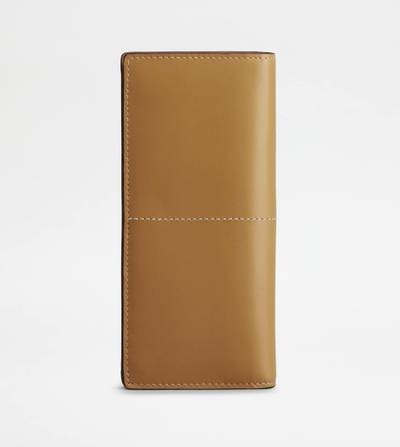 Tod's VERTICAL WALLET IN LEATHER - BROWN outlook