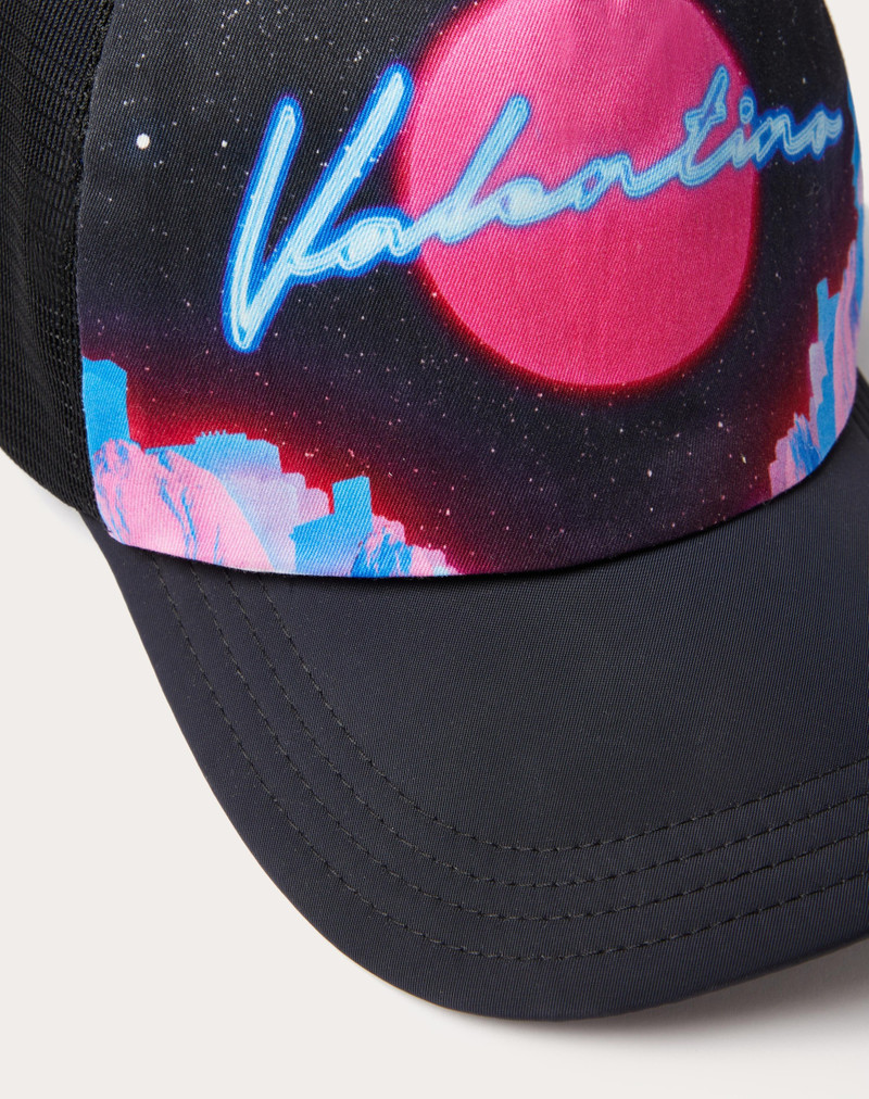 Valentino NEON UNIVERSE BASEBALL CAP outlook
